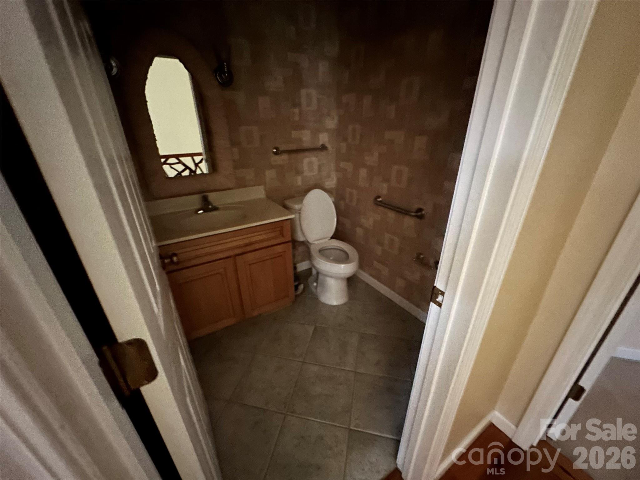 main property photo 14
