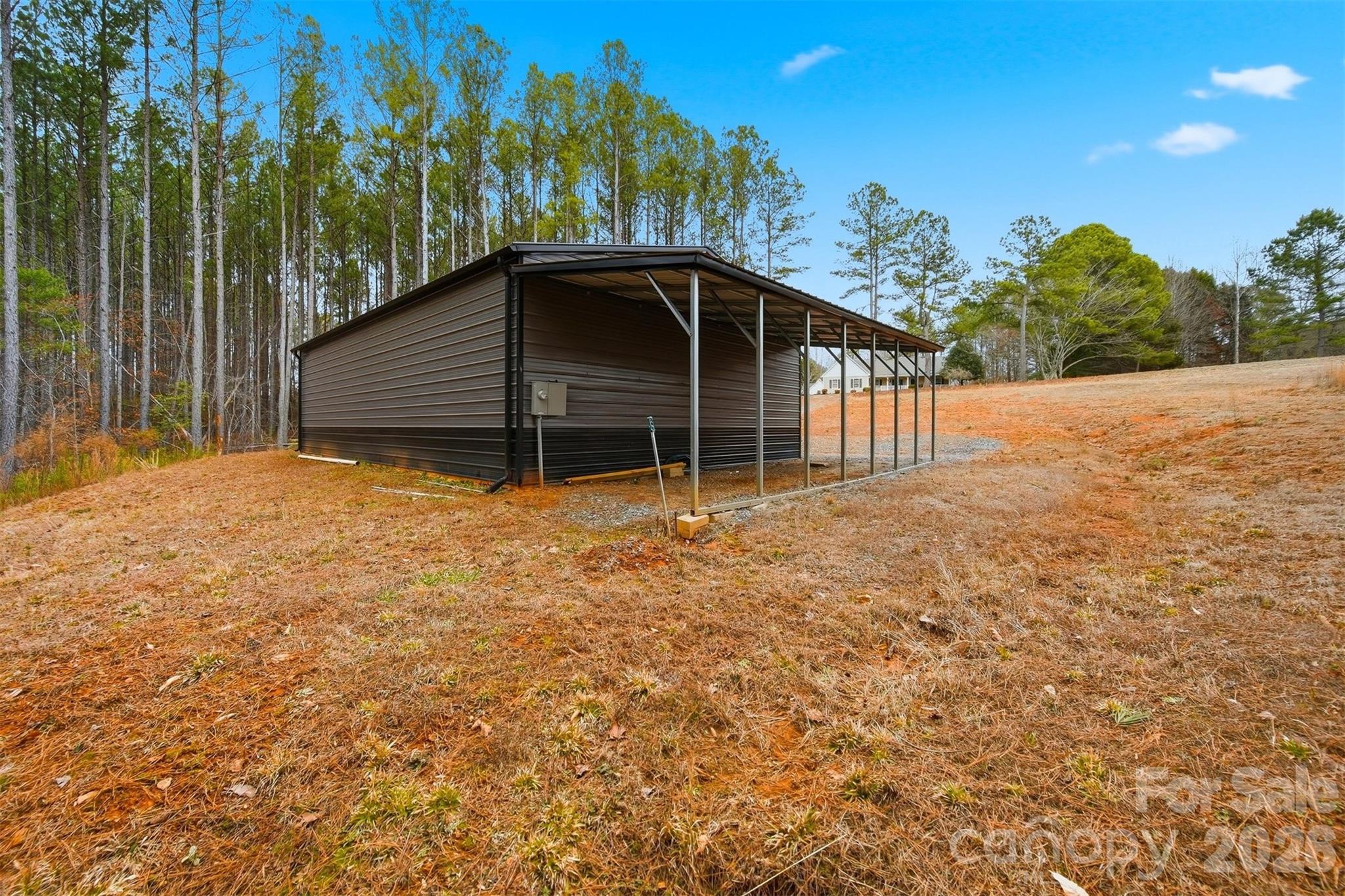 main property photo 11