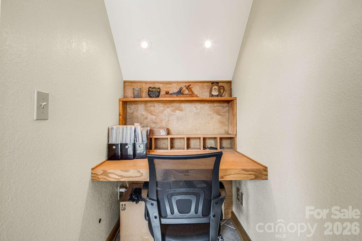 main property photo 18