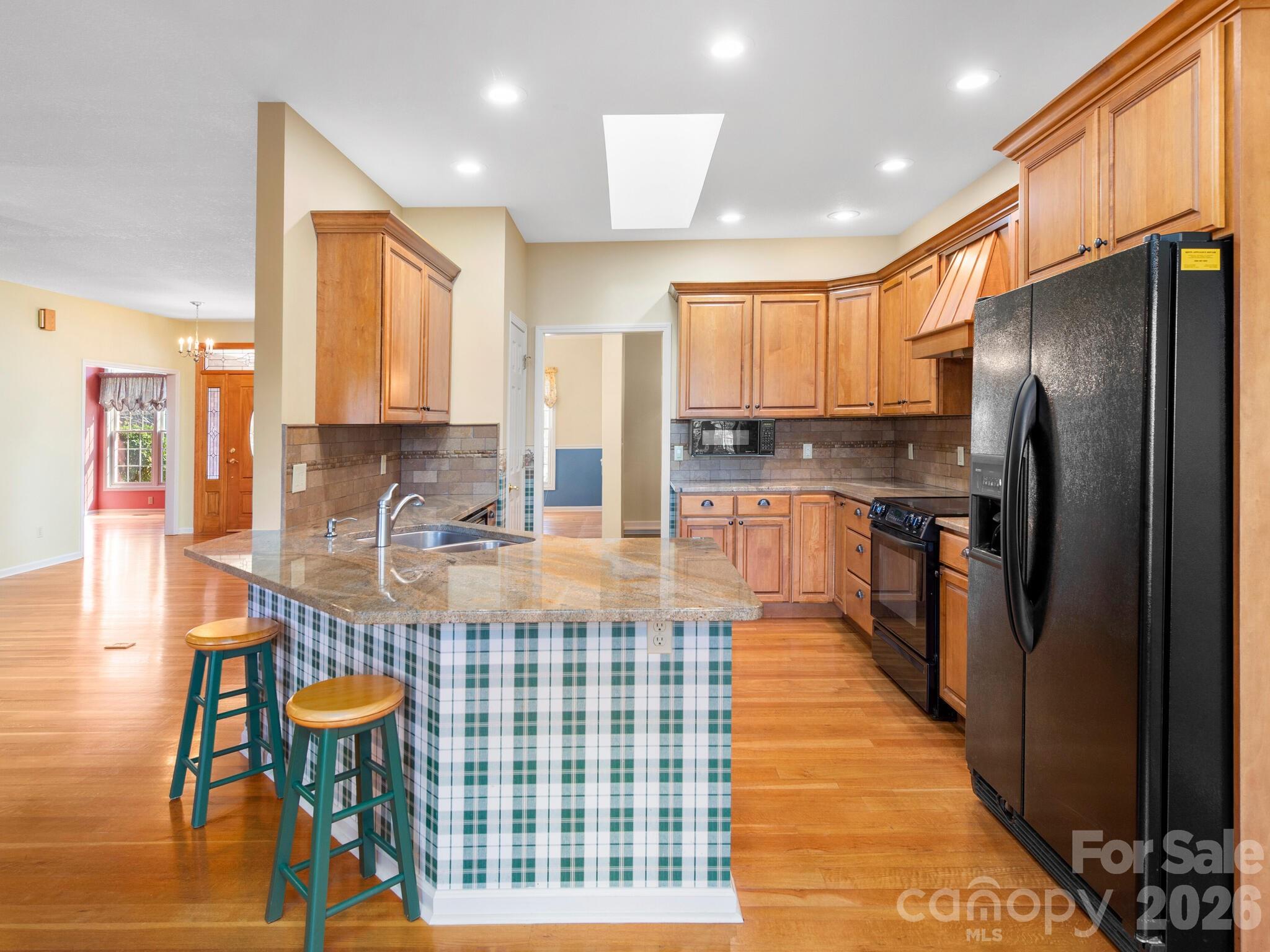 main property photo 13