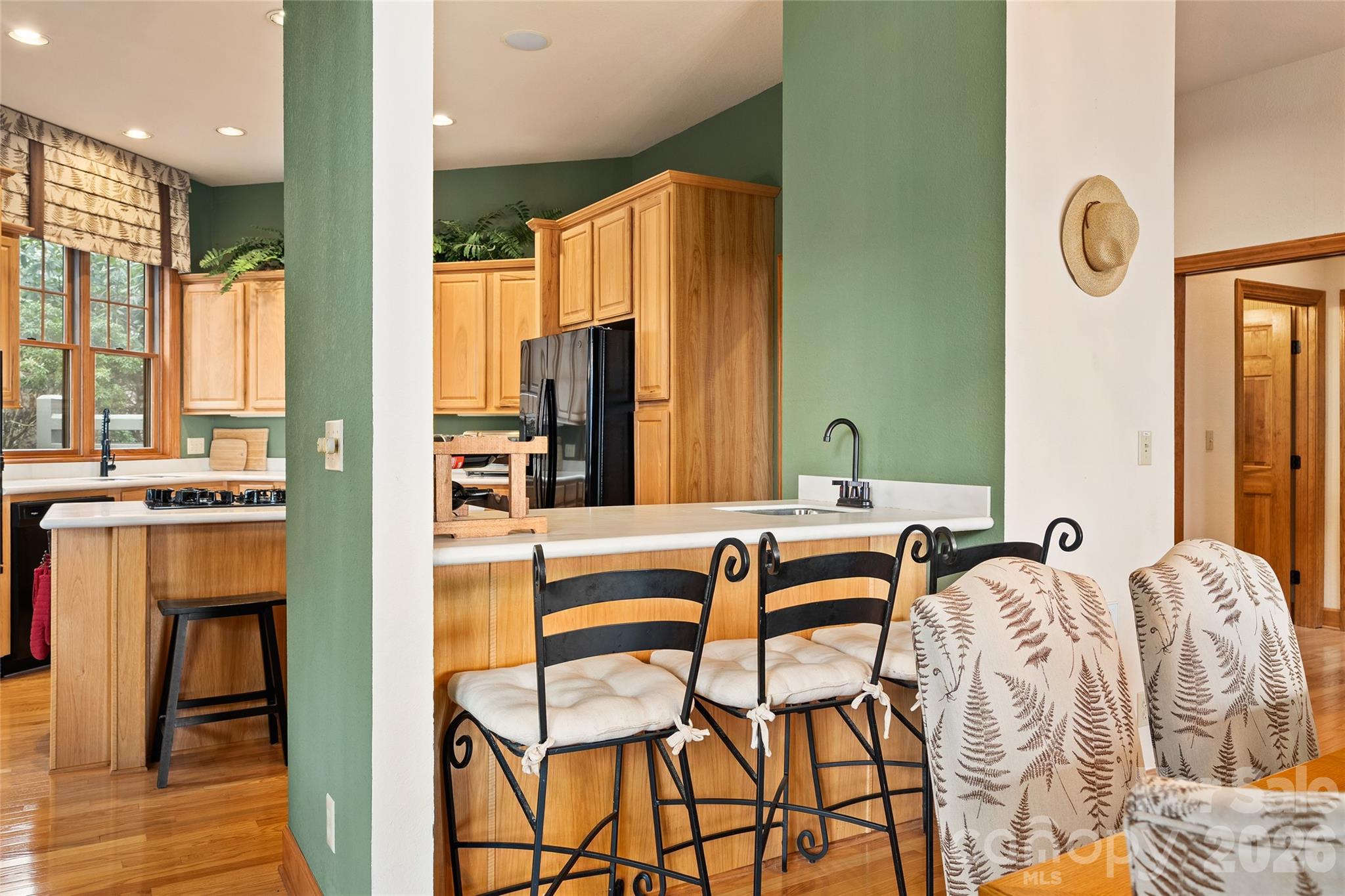 main property photo 7