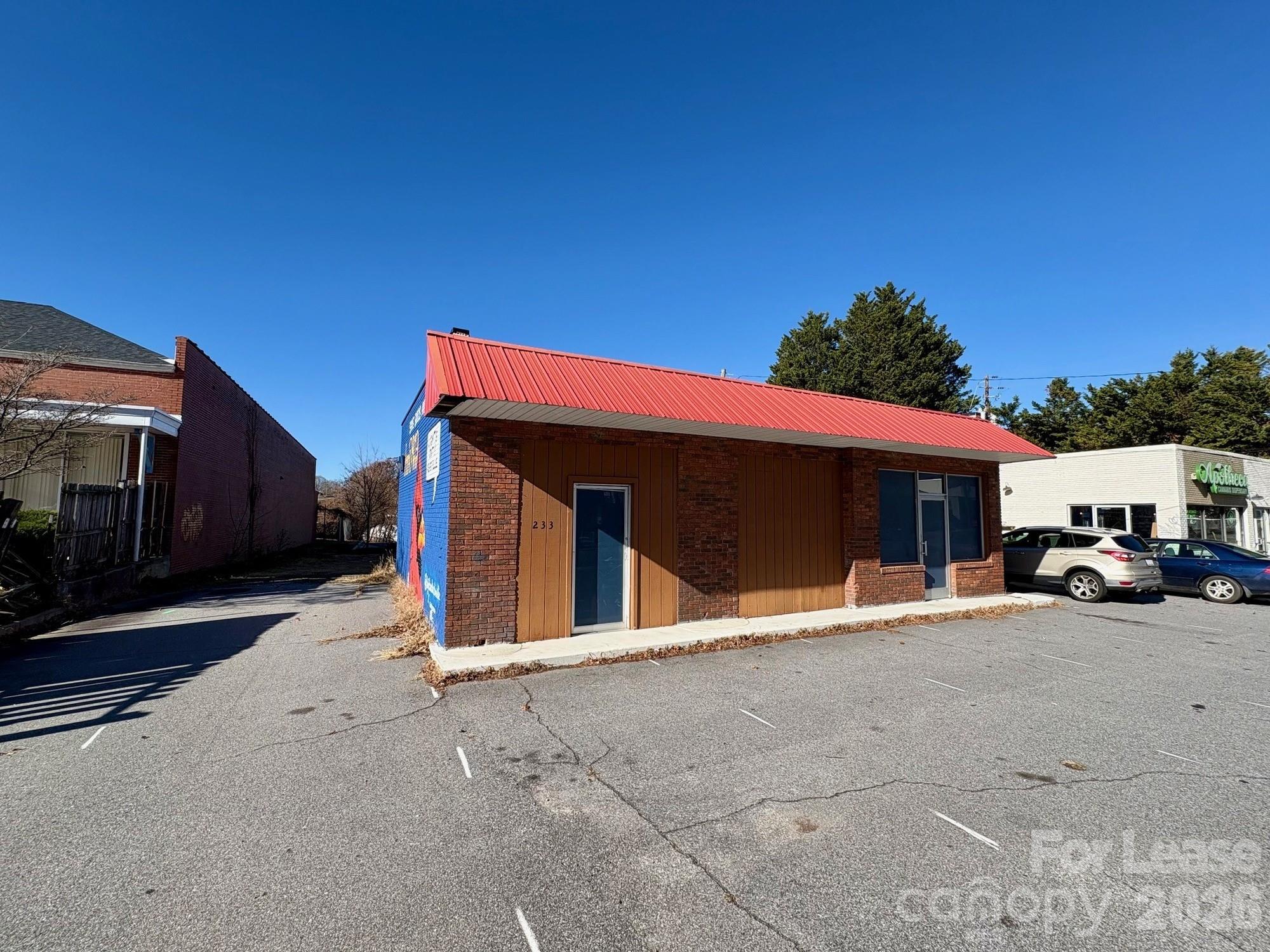 main property photo 11