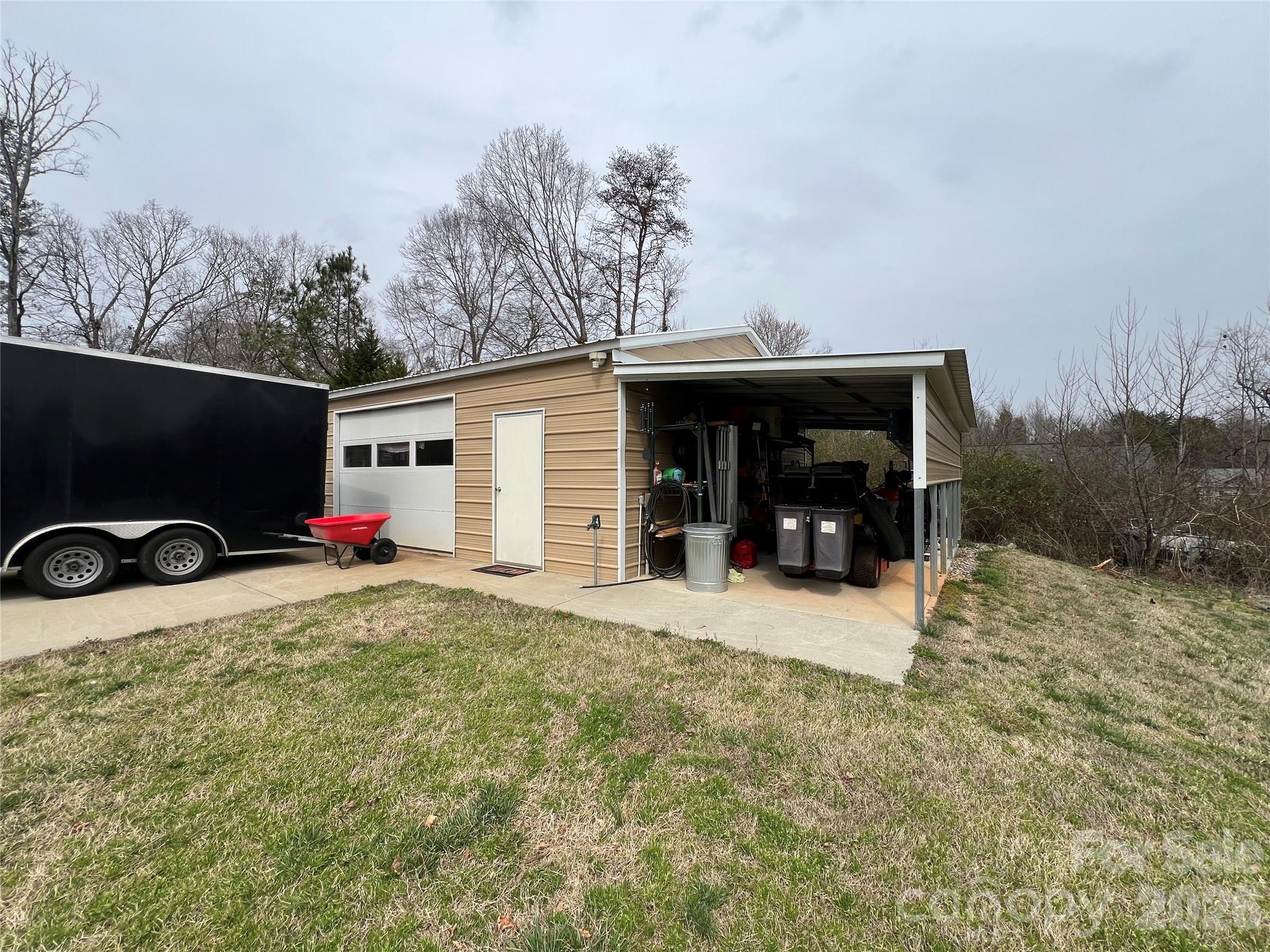 main property photo 14
