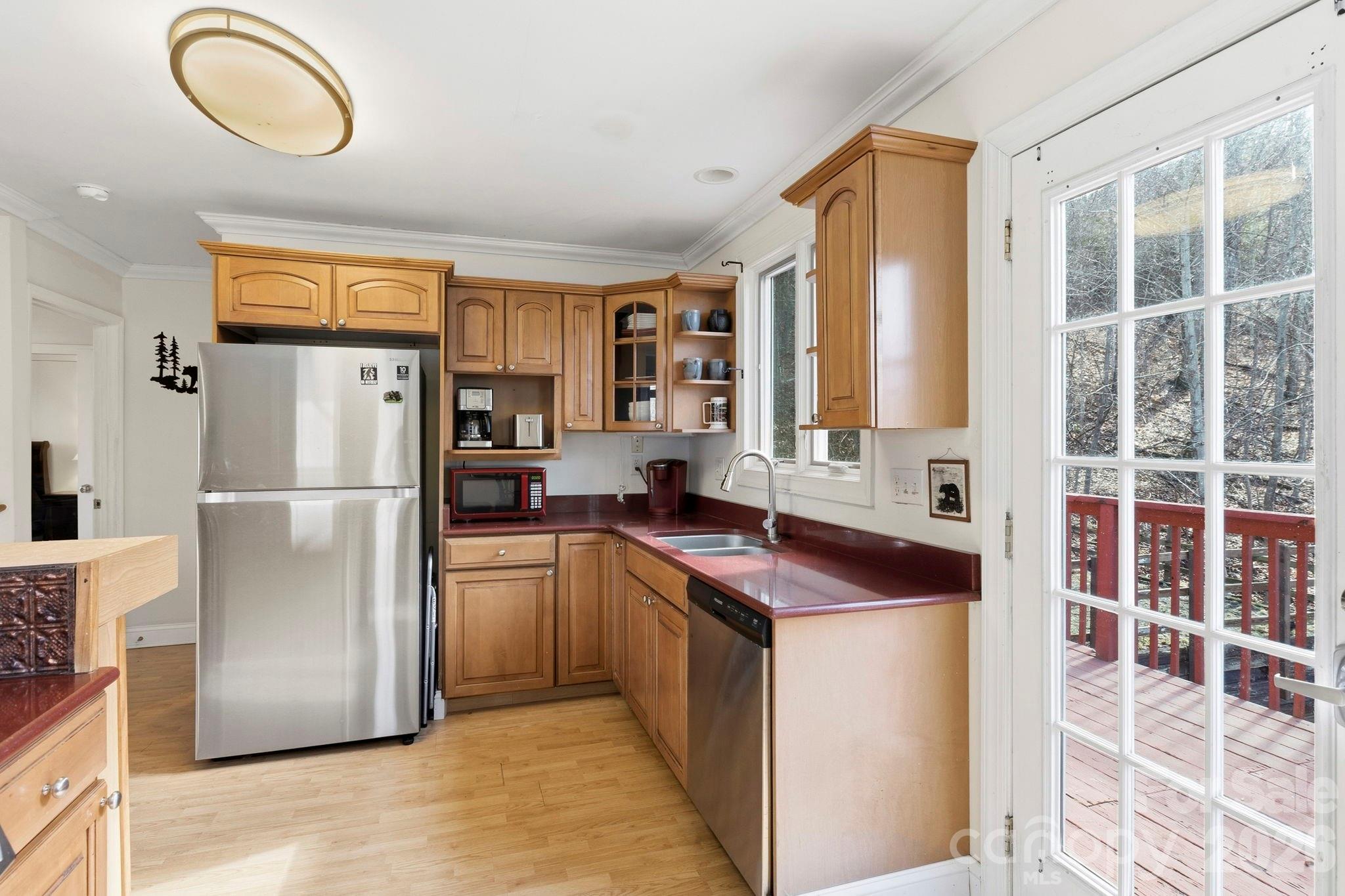 main property photo 10