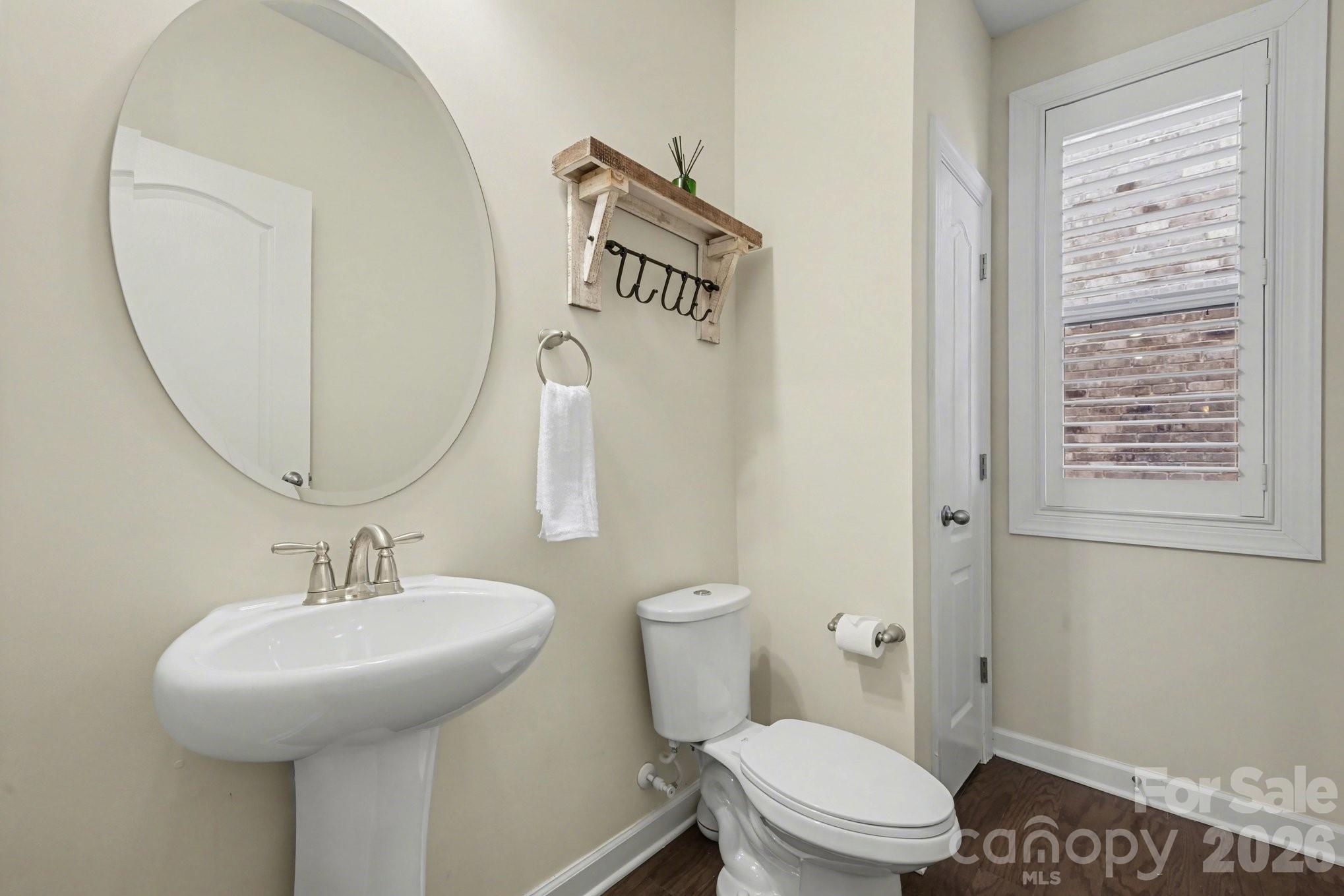 main property photo 28