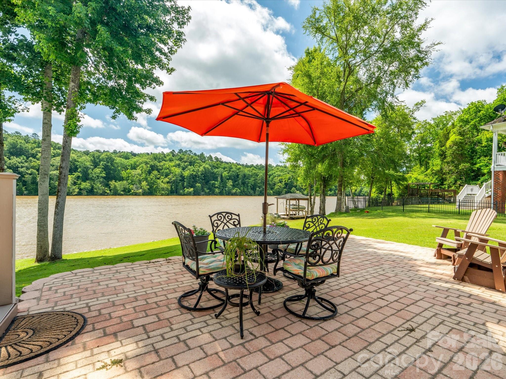 main property photo 34