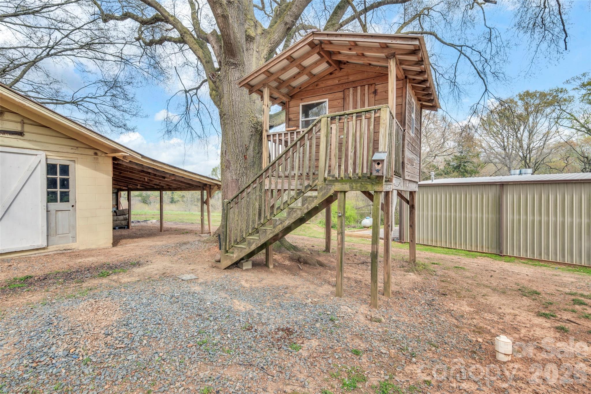 main property photo 22