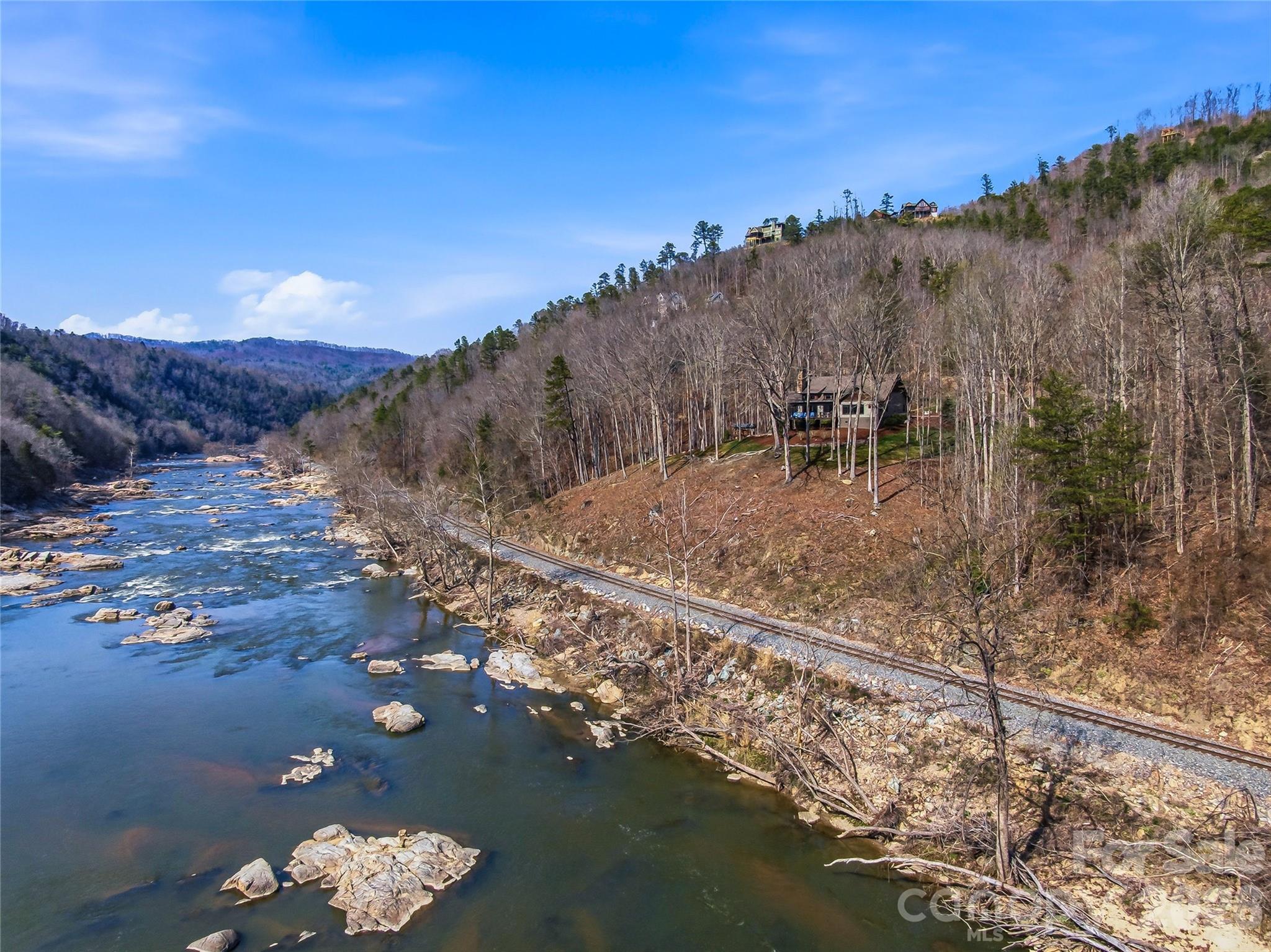 main property photo 10