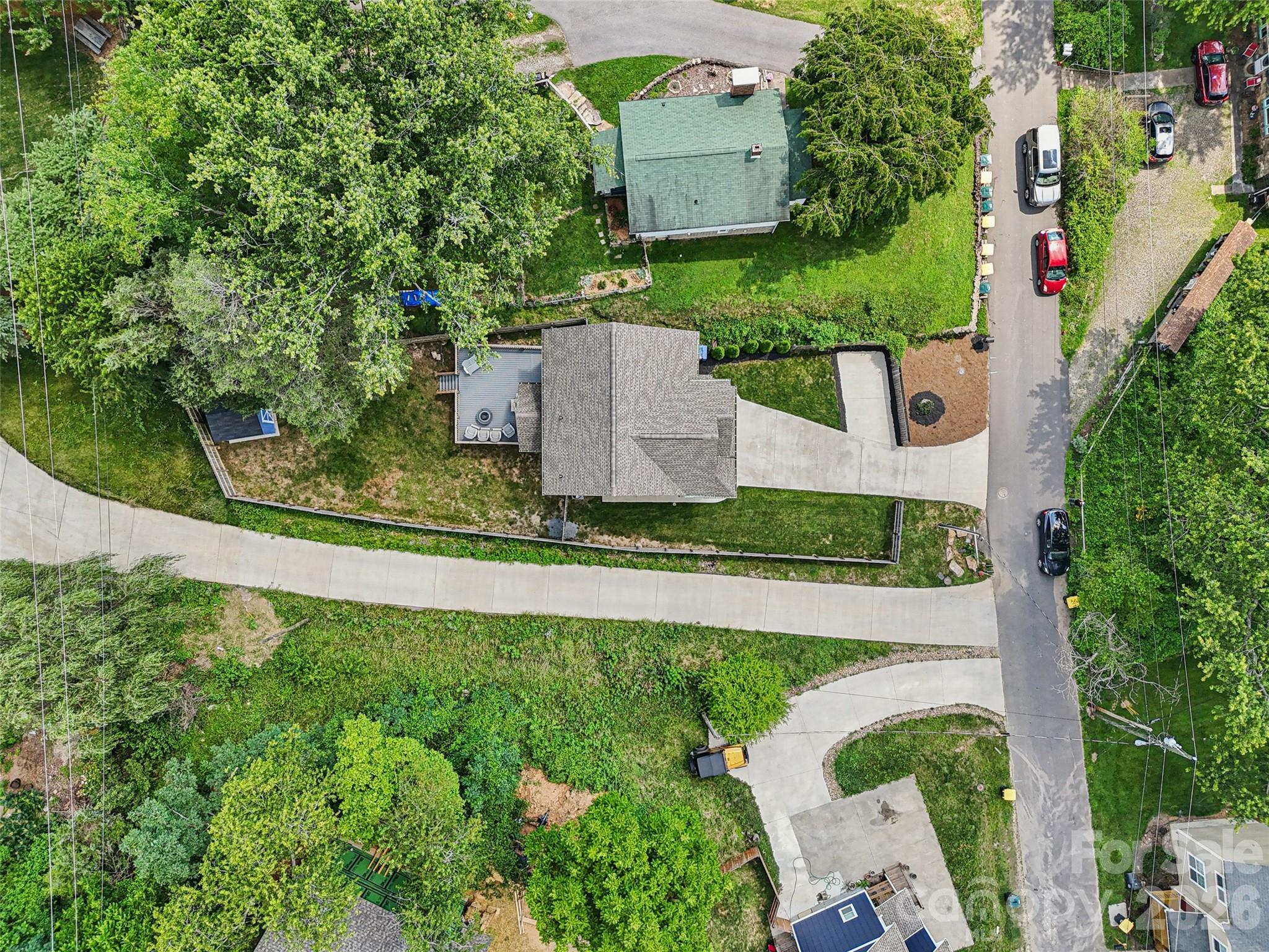 main property photo 37
