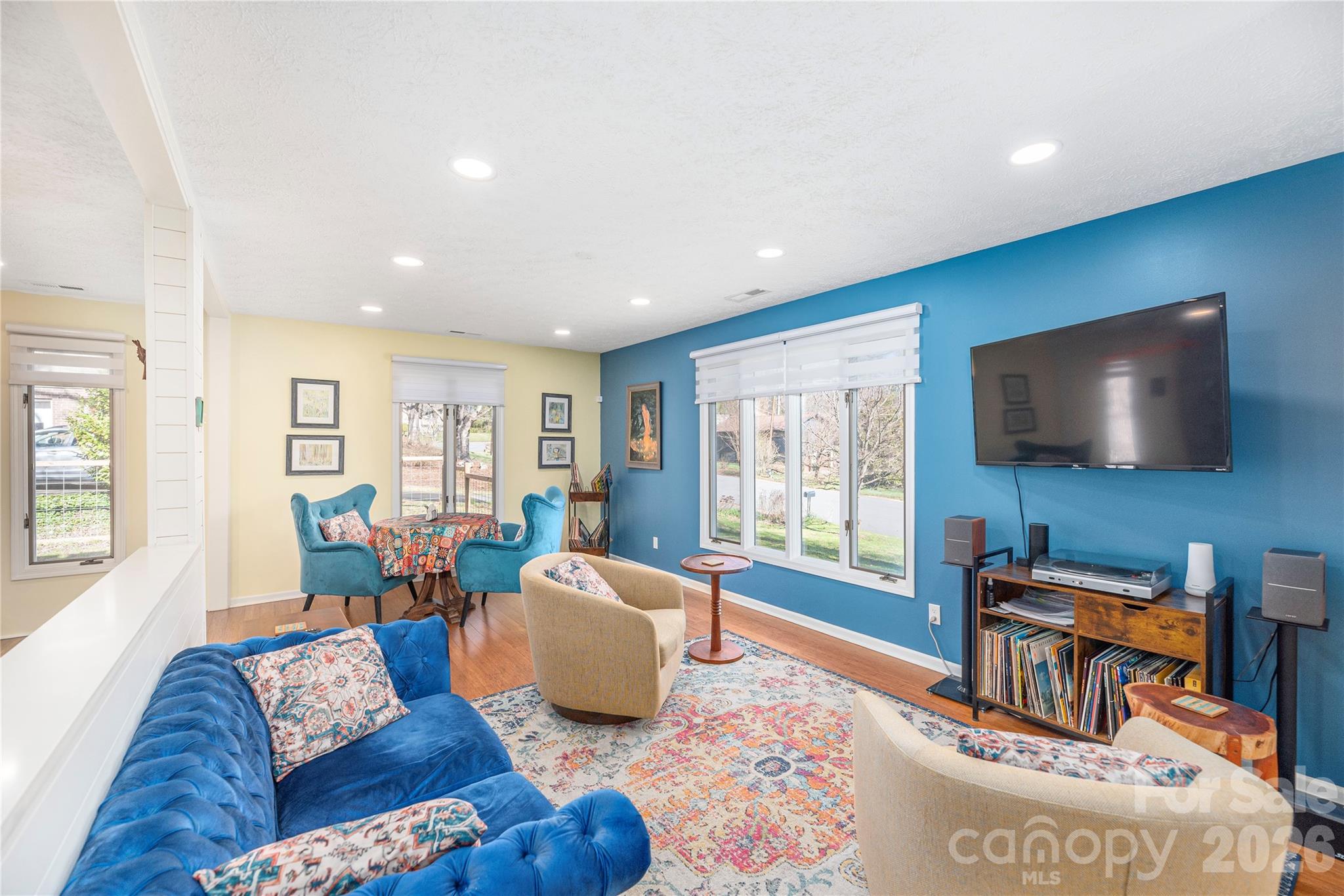 main property photo 5