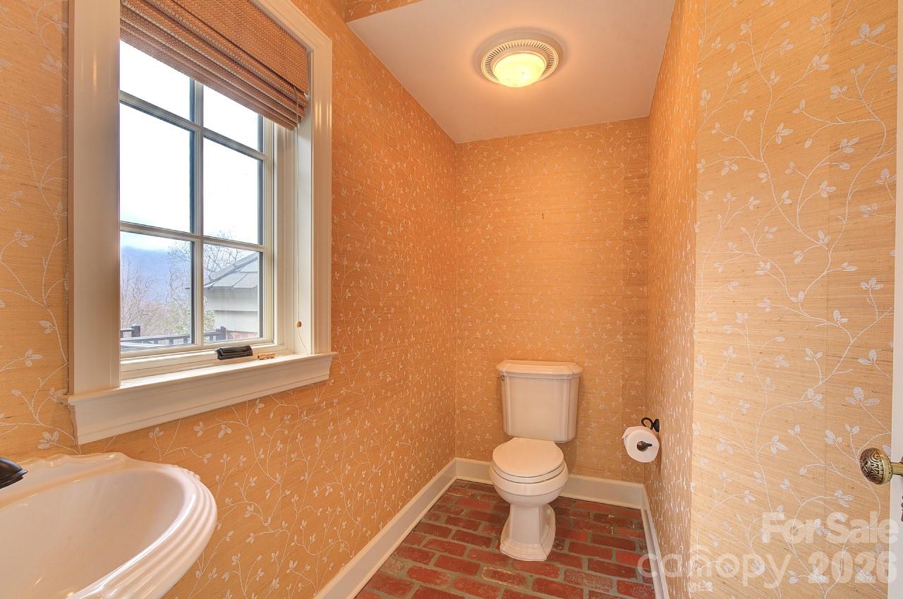 main property photo 18