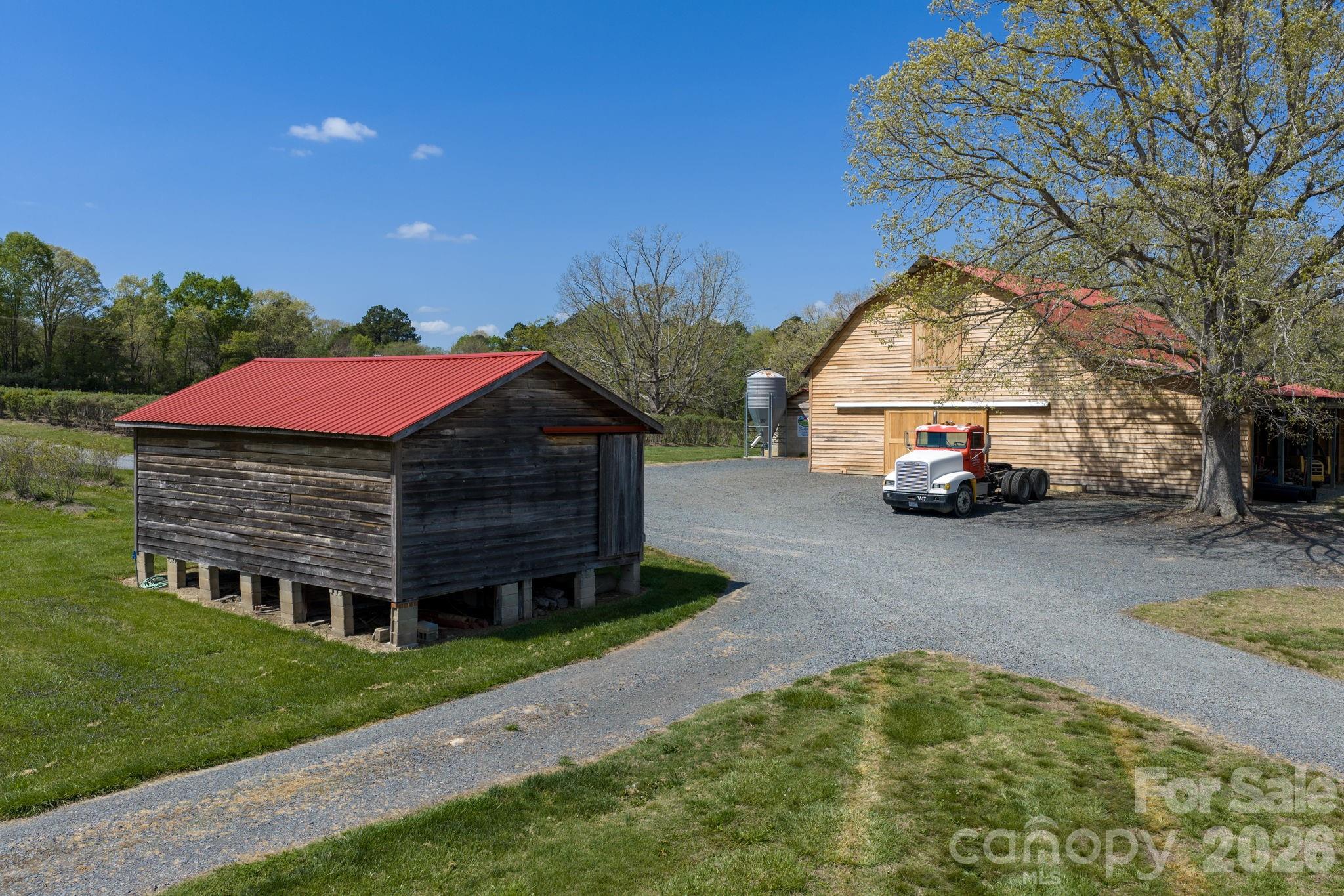 main property photo 34