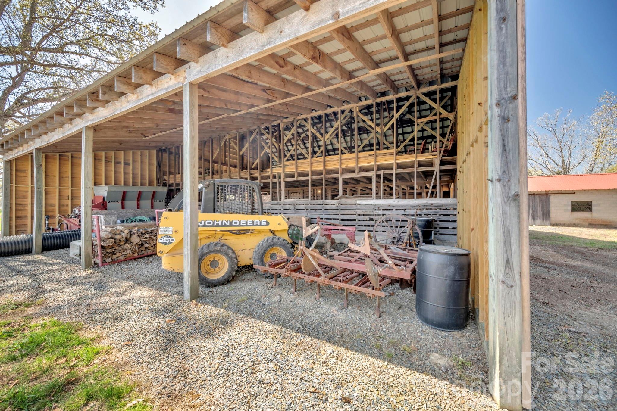 main property photo 7