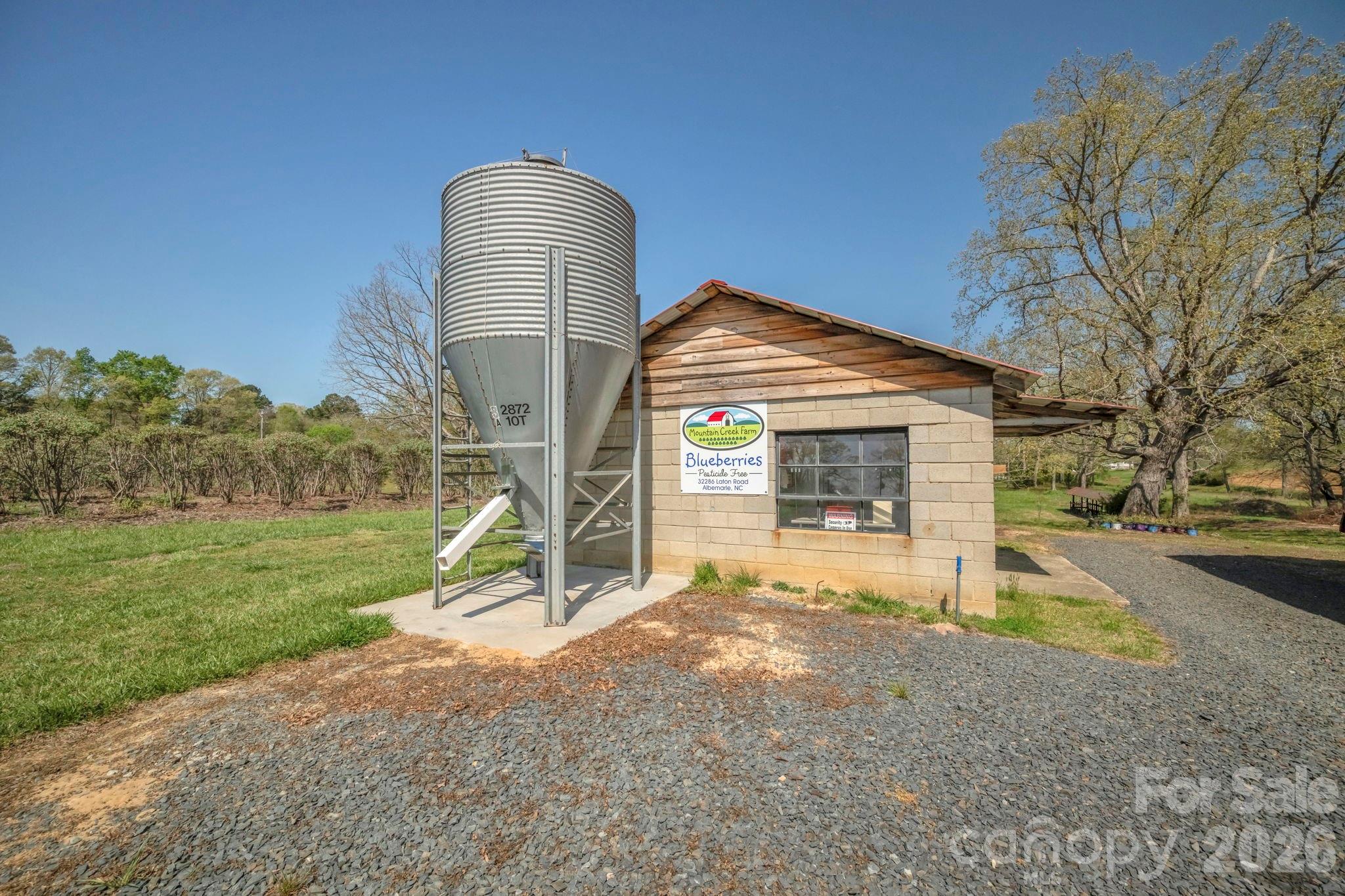 main property photo 9