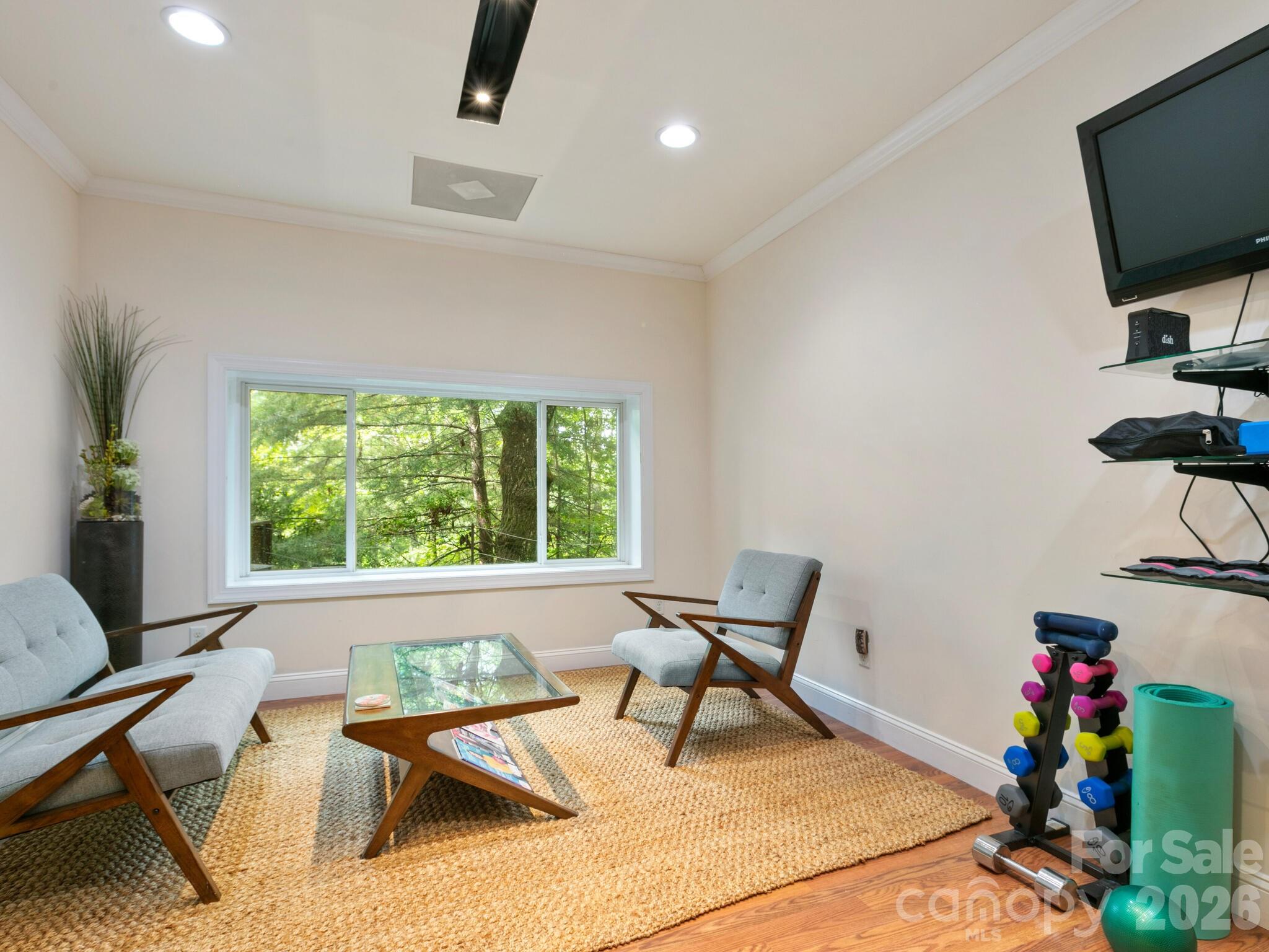 main property photo 34