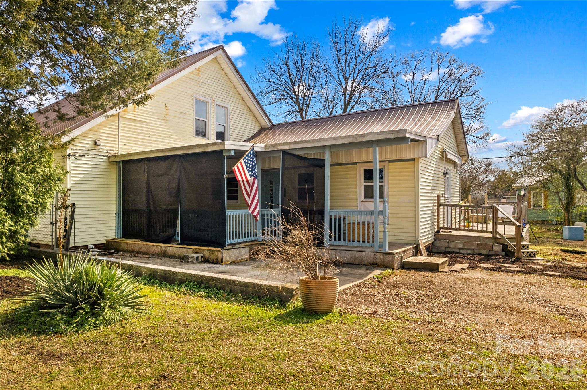 main property photo 35