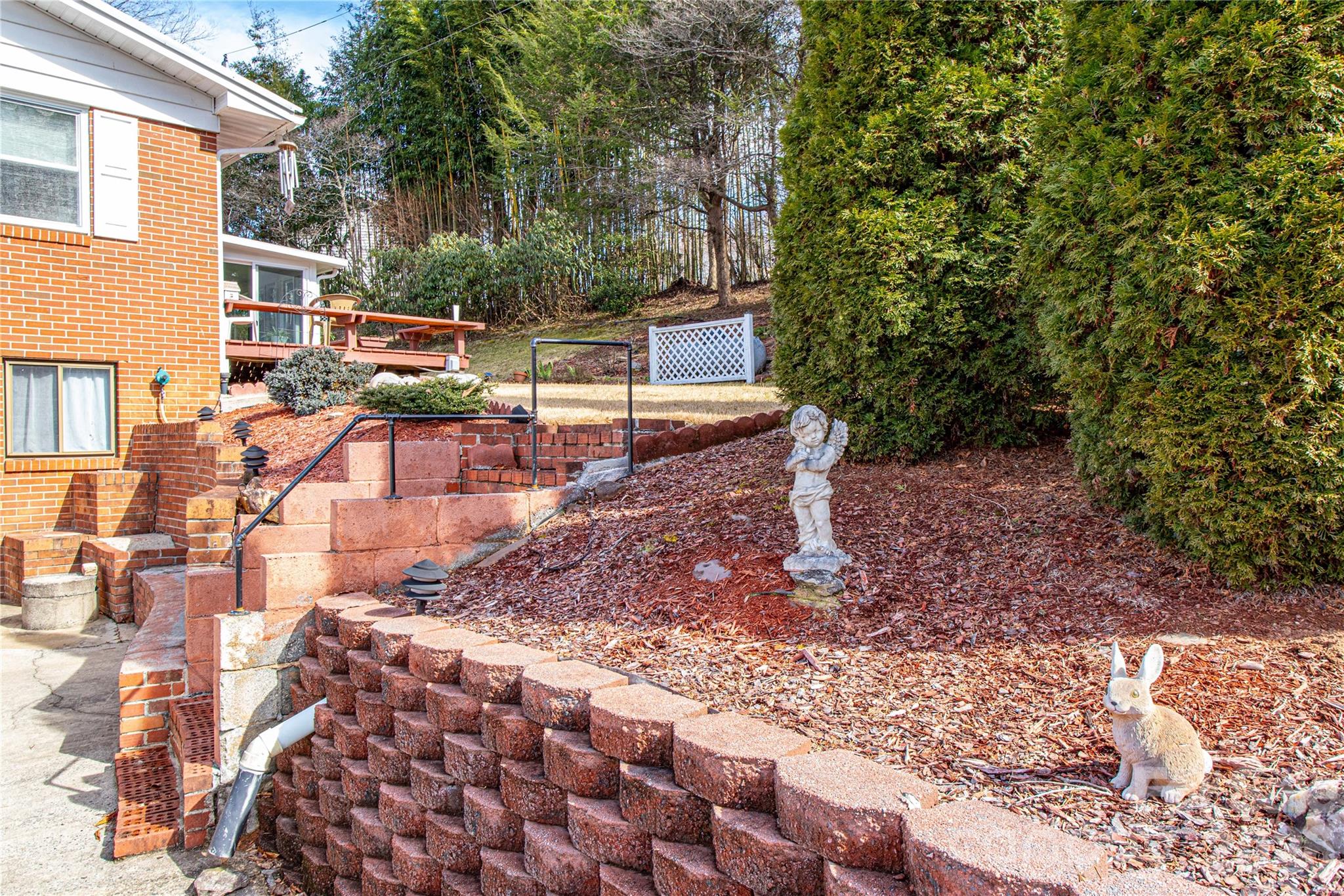 main property photo 32