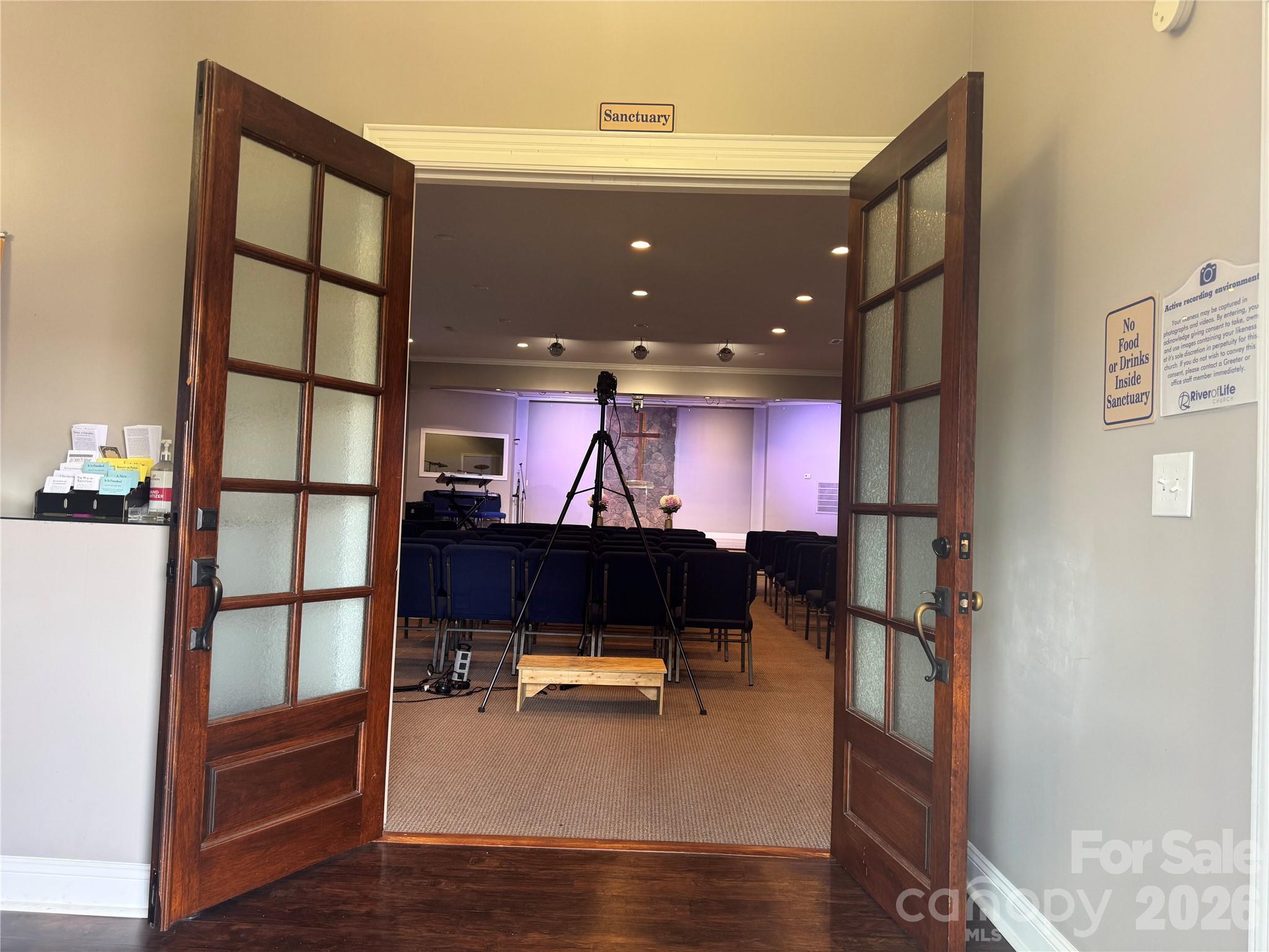 main property photo 10