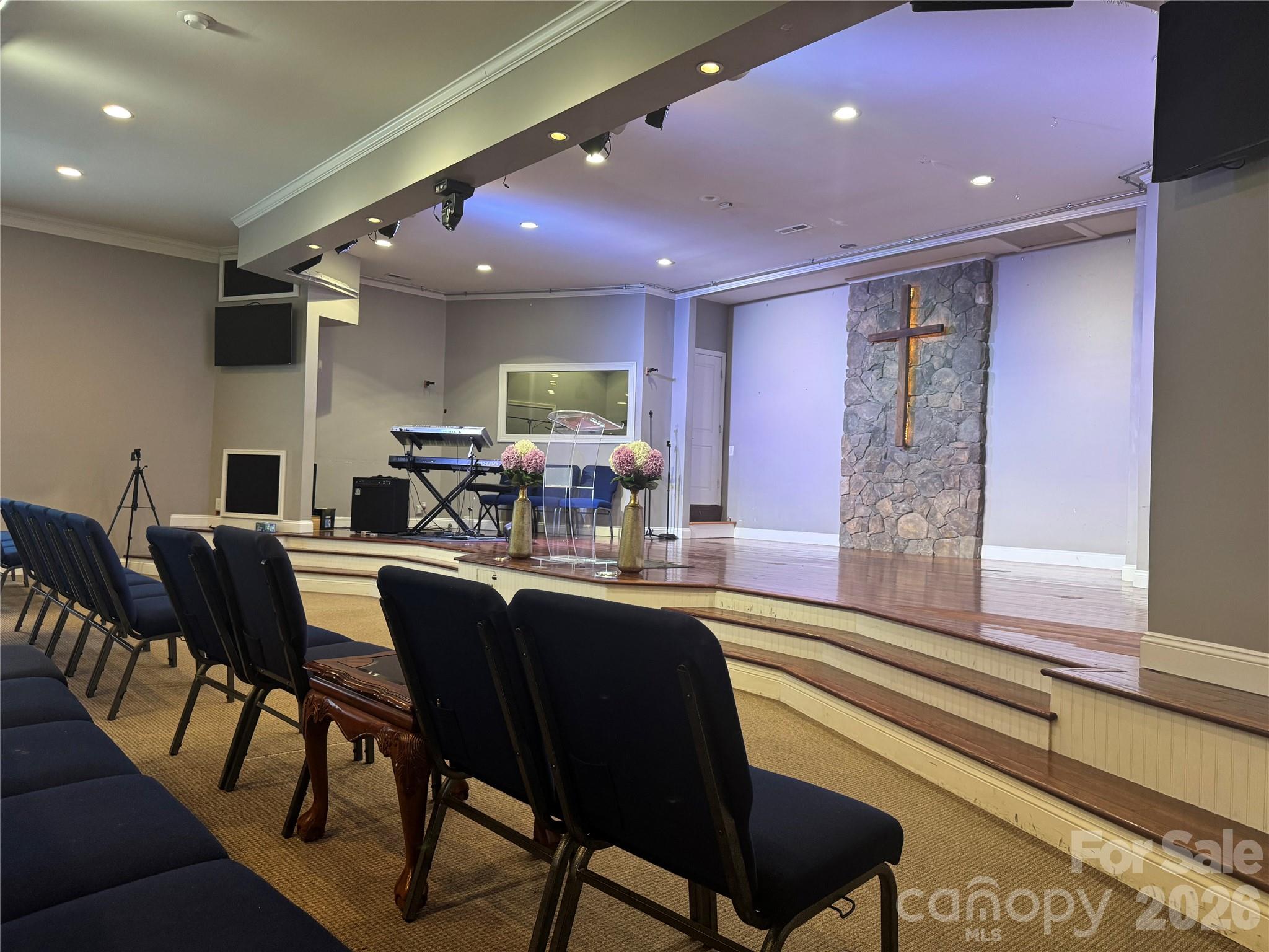 main property photo 7