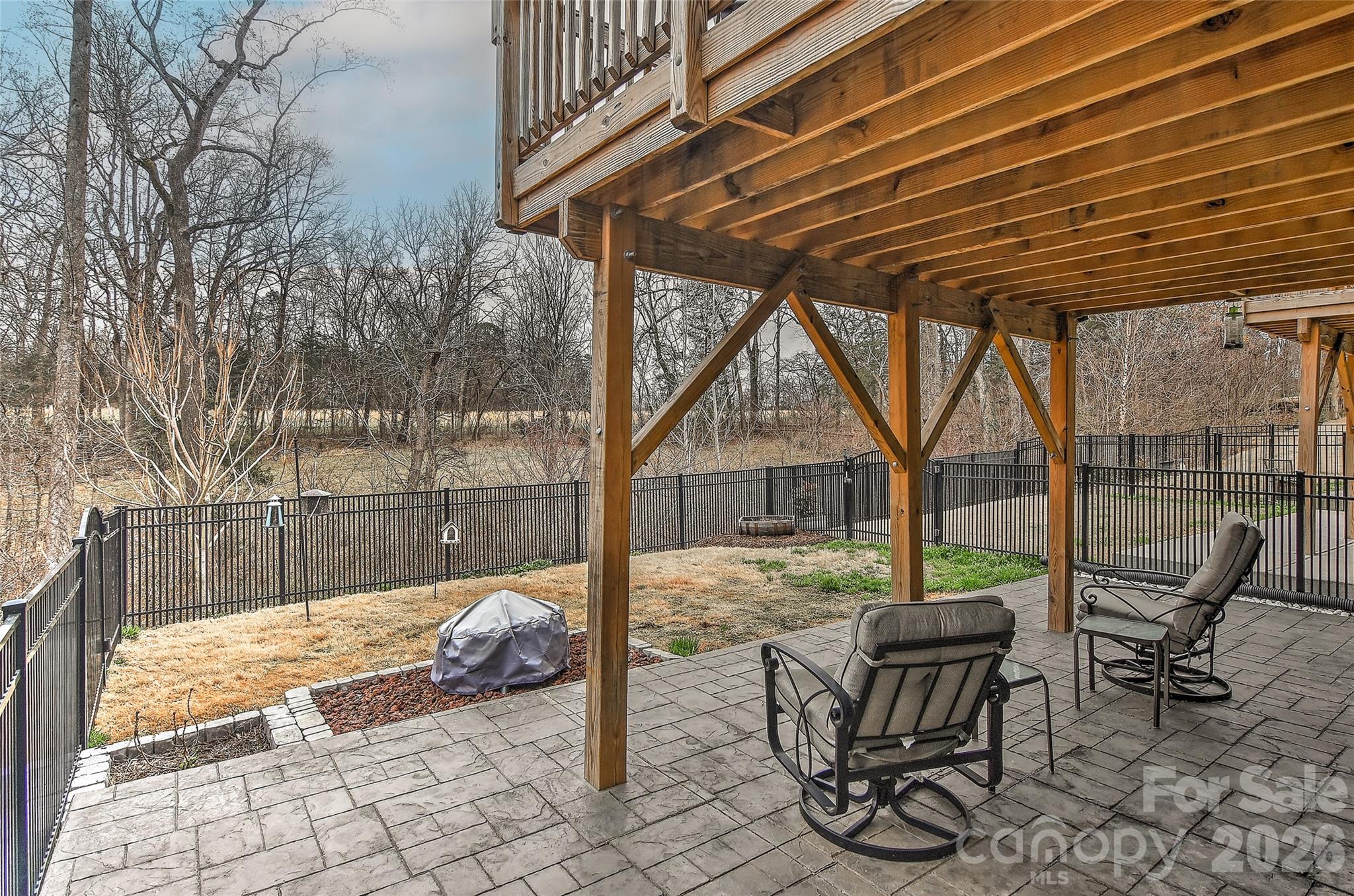 main property photo 40