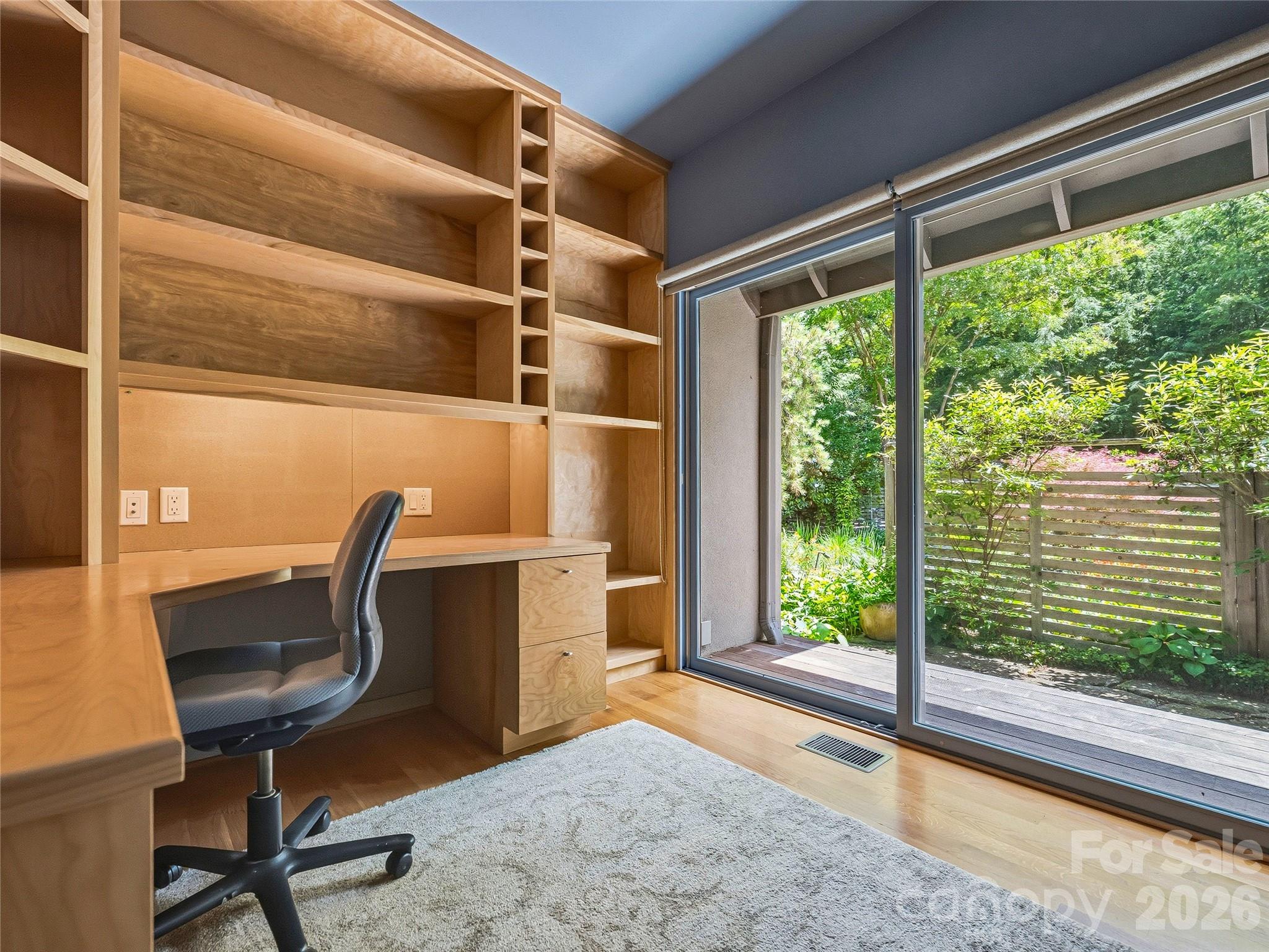 main property photo 30