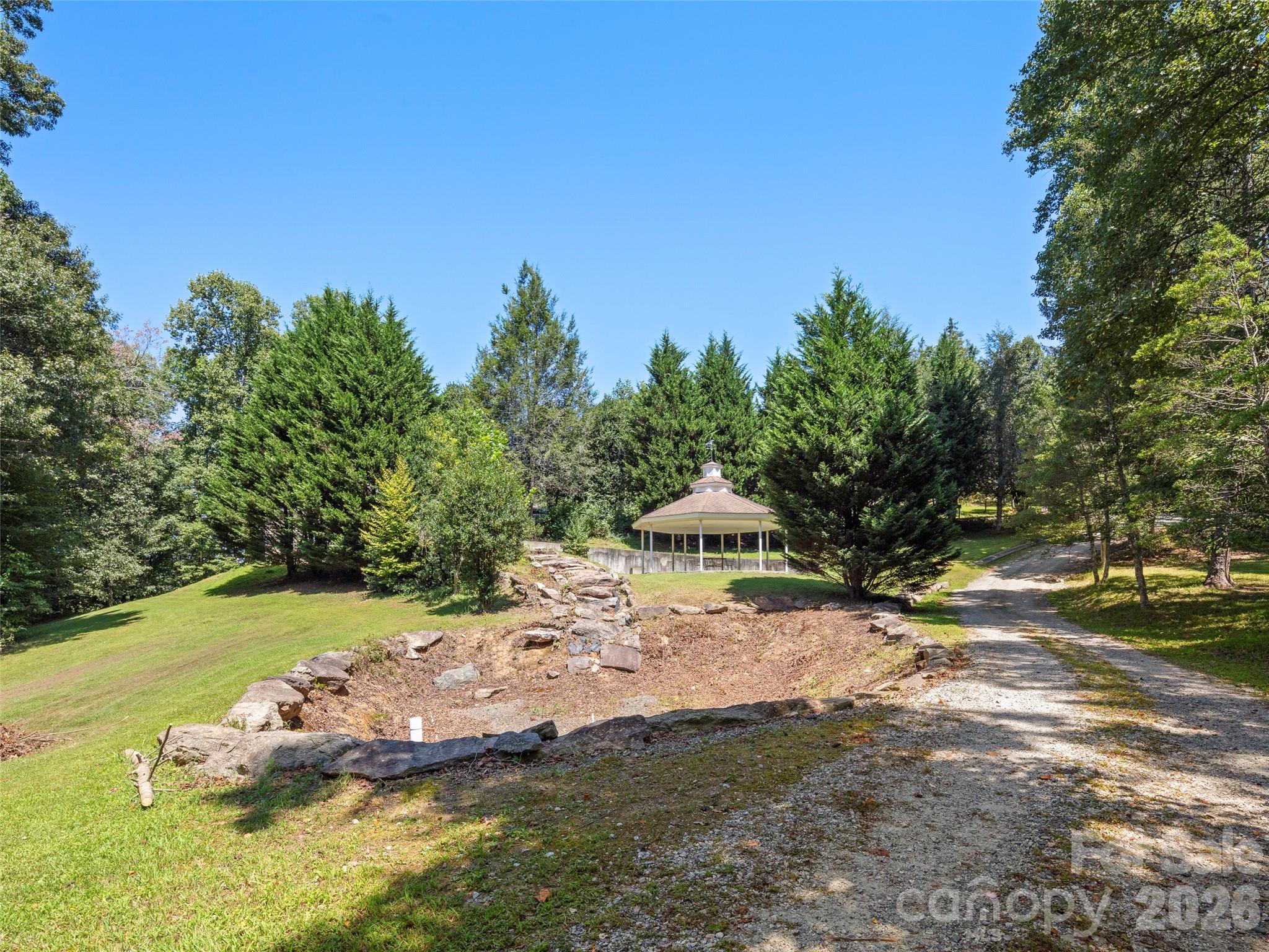 main property photo 32