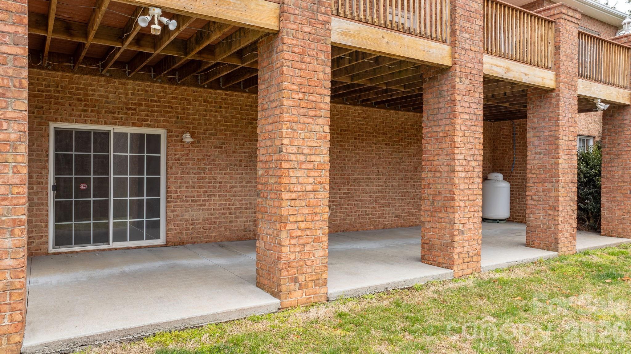 main property photo 35