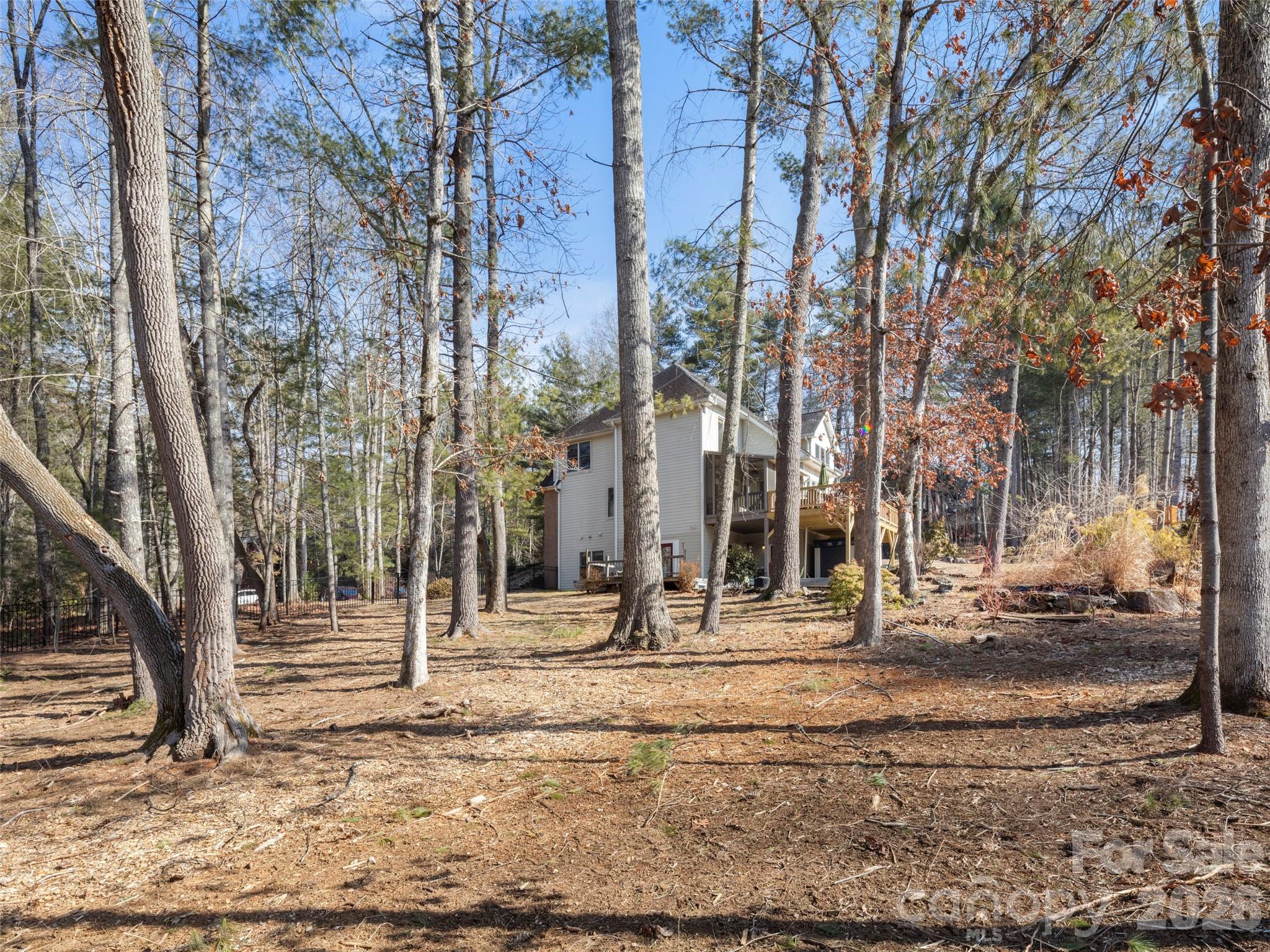 main property photo 40