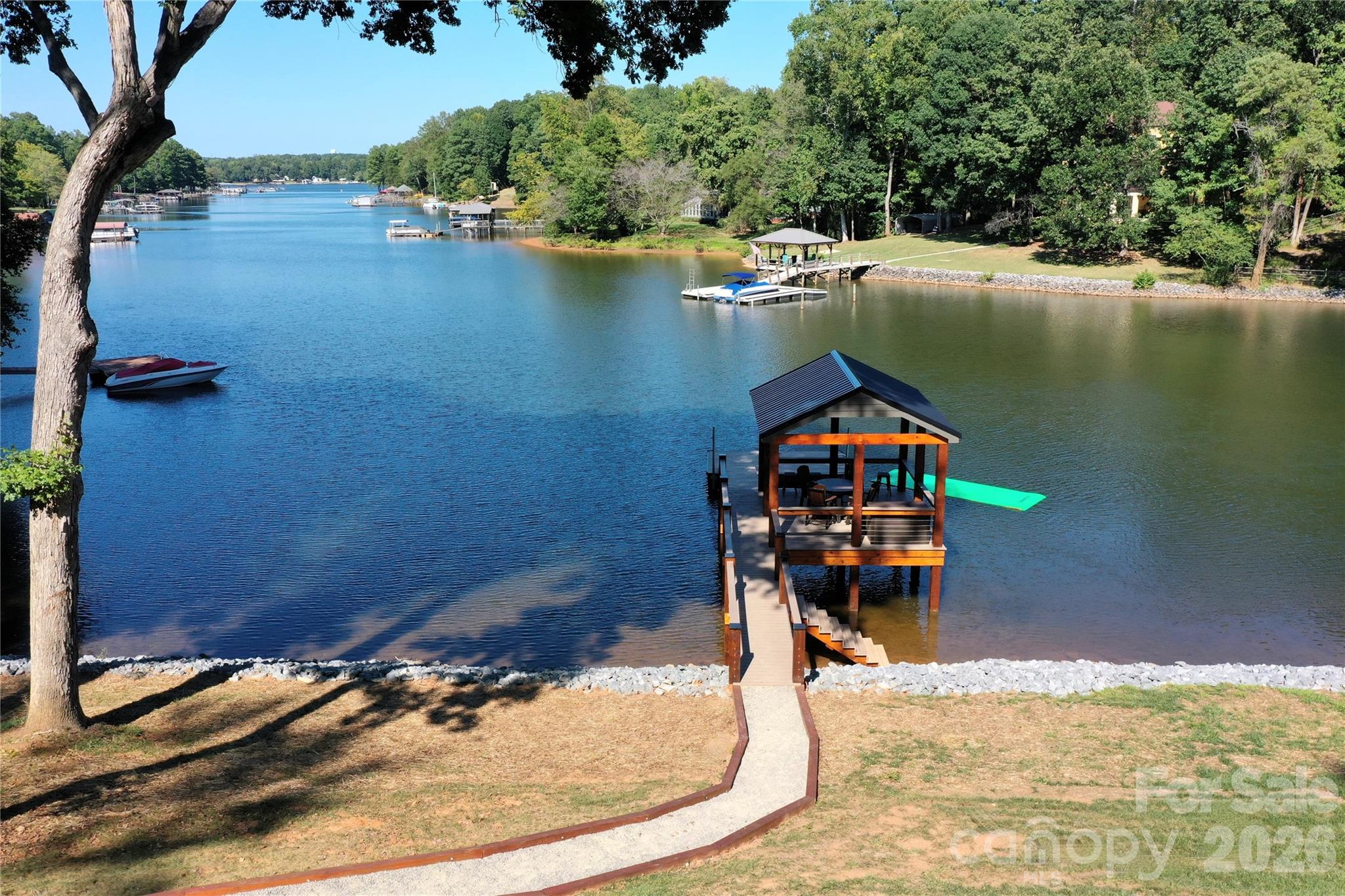 main property photo 7