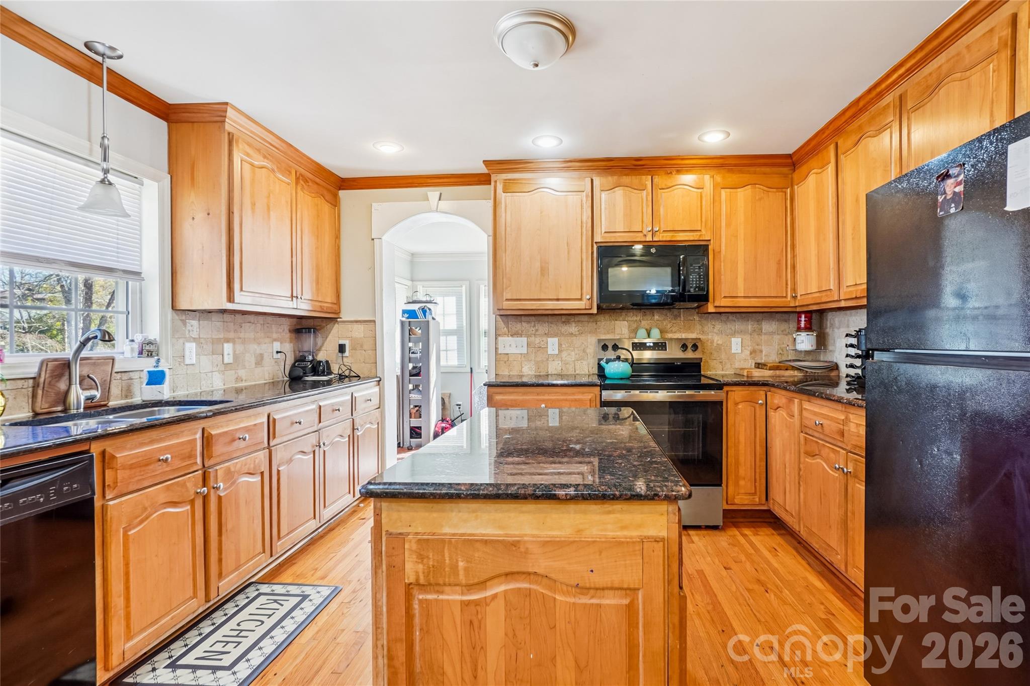 main property photo 8