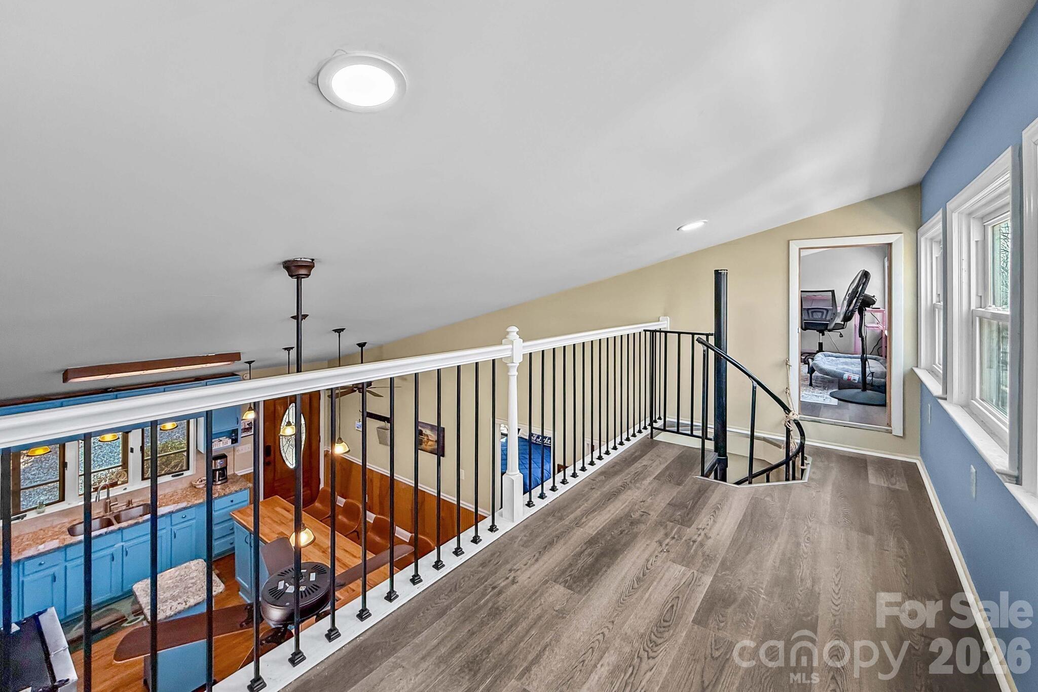 main property photo 16