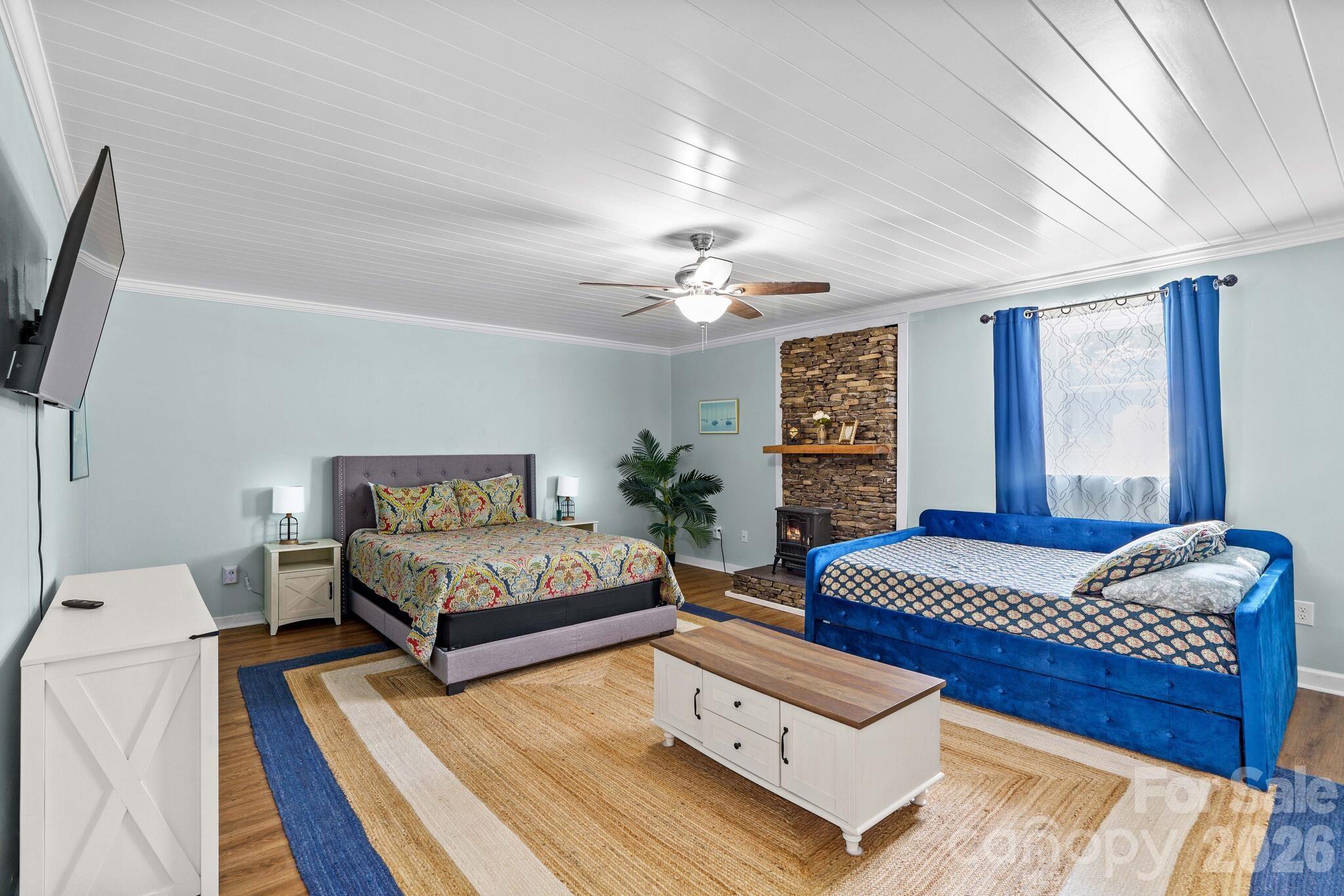 main property photo 30