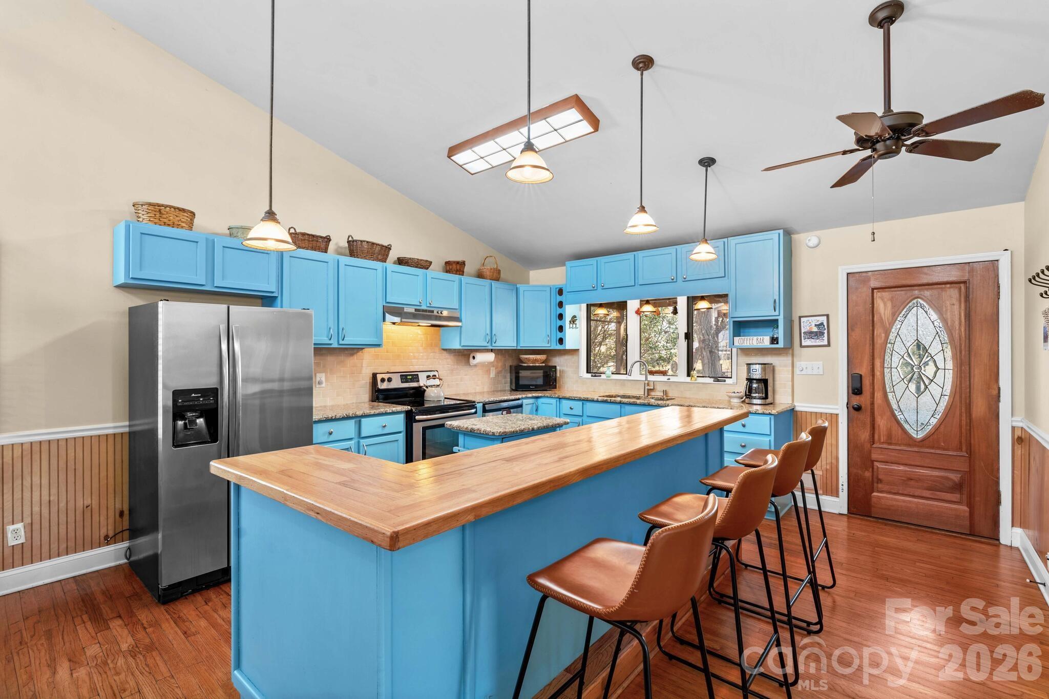main property photo 8