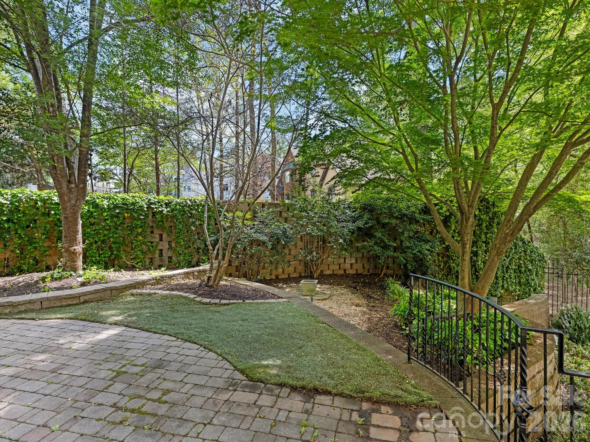 main property photo 45