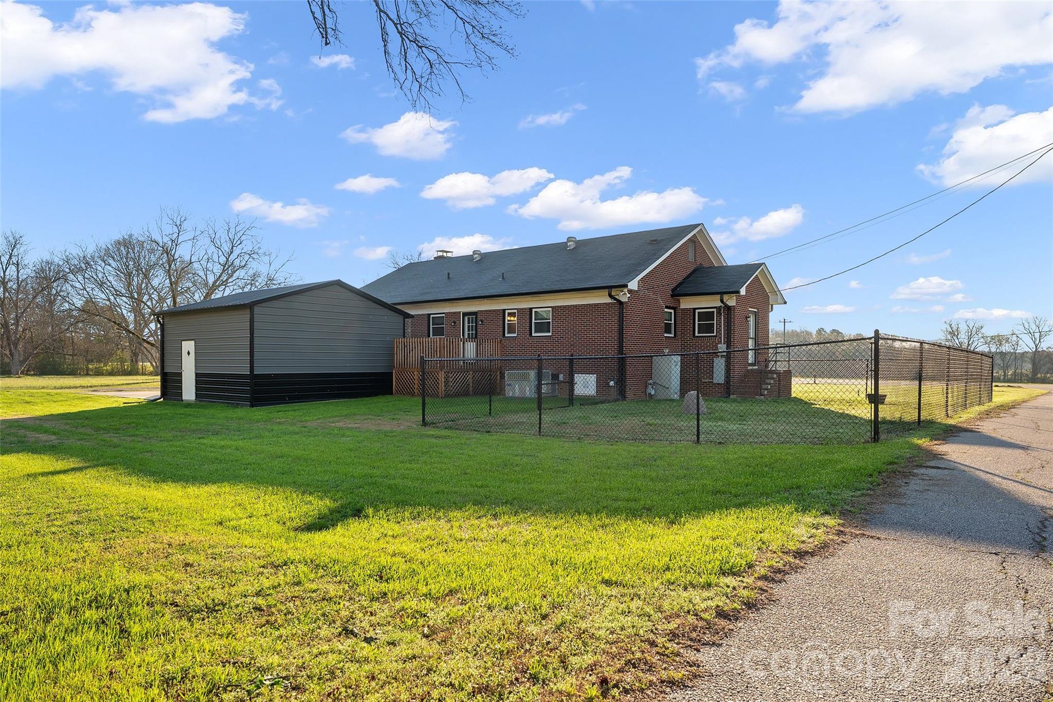 main property photo 34