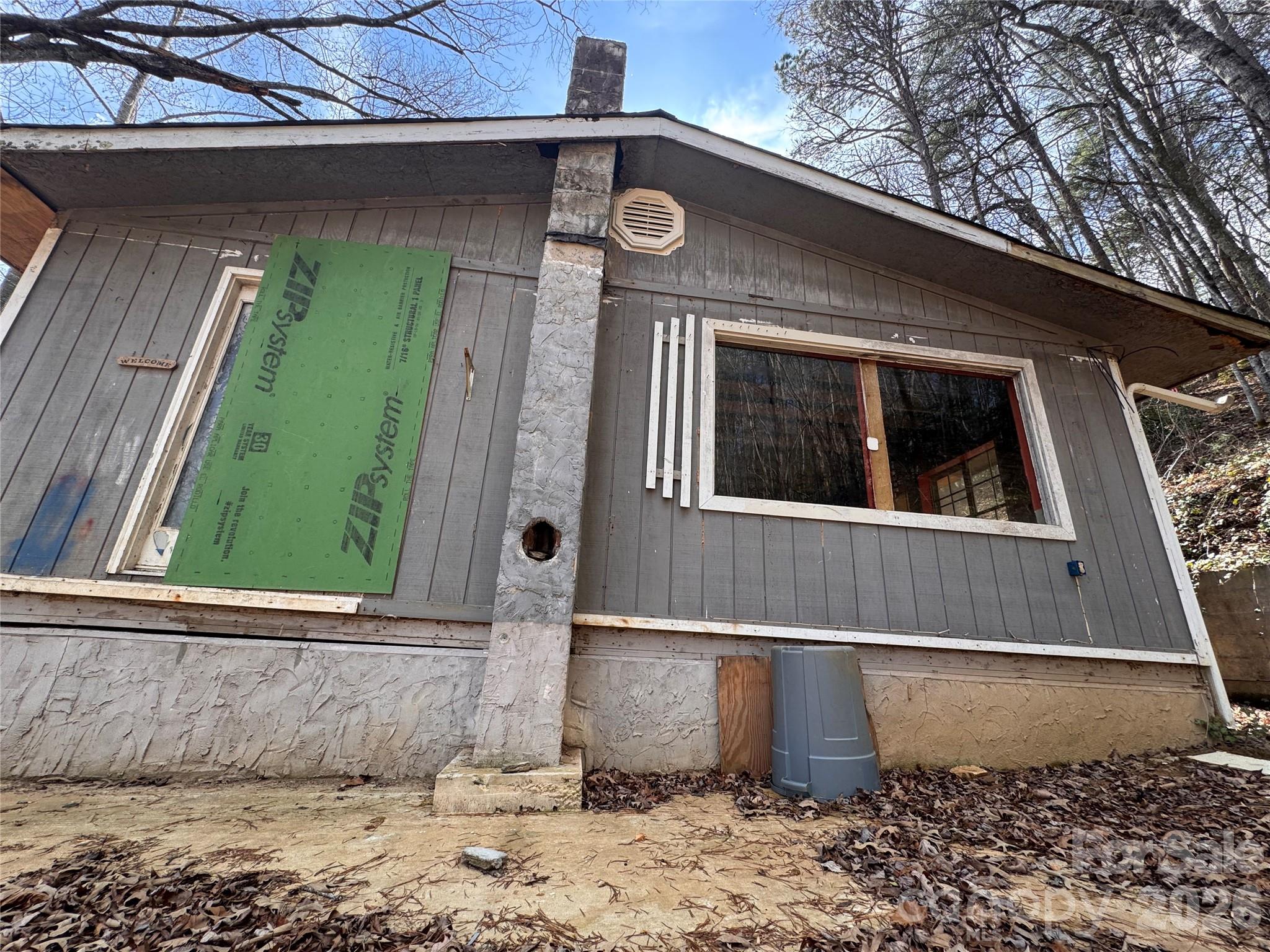 property viewer photo 3