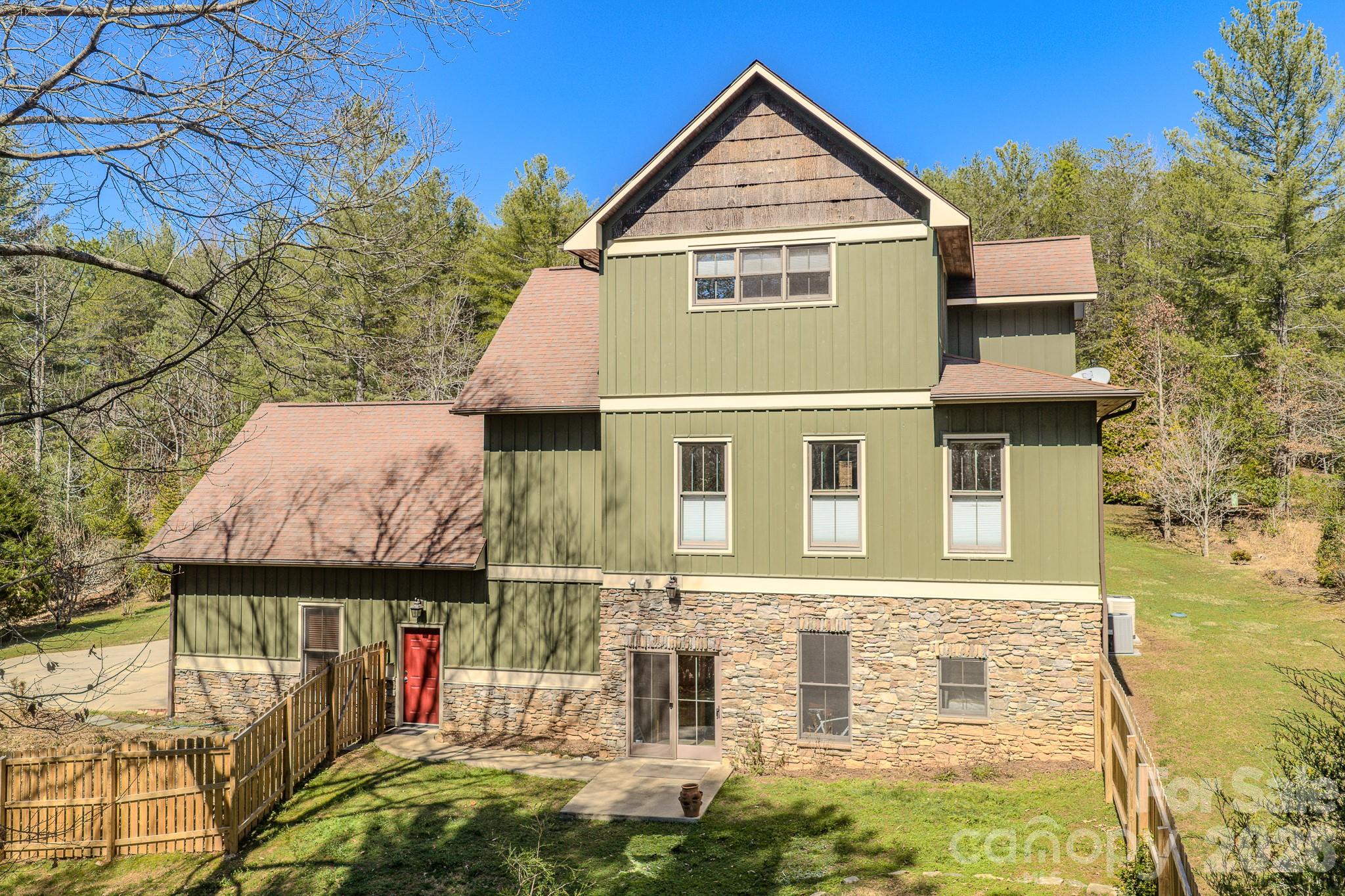 main property photo 9