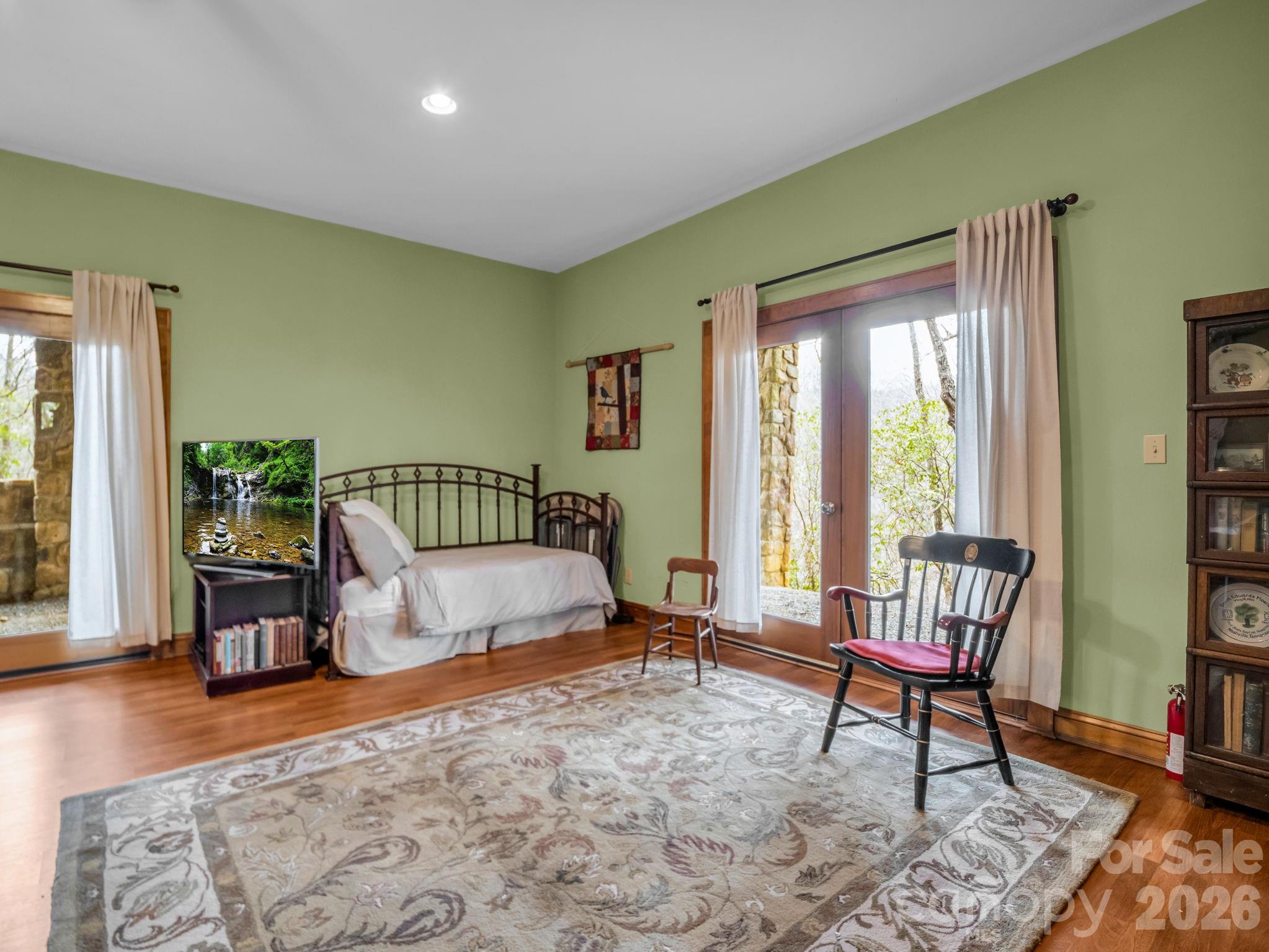 main property photo 34