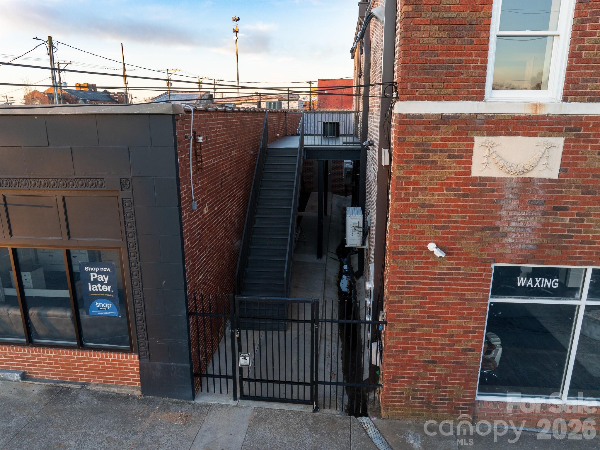 main property photo 40