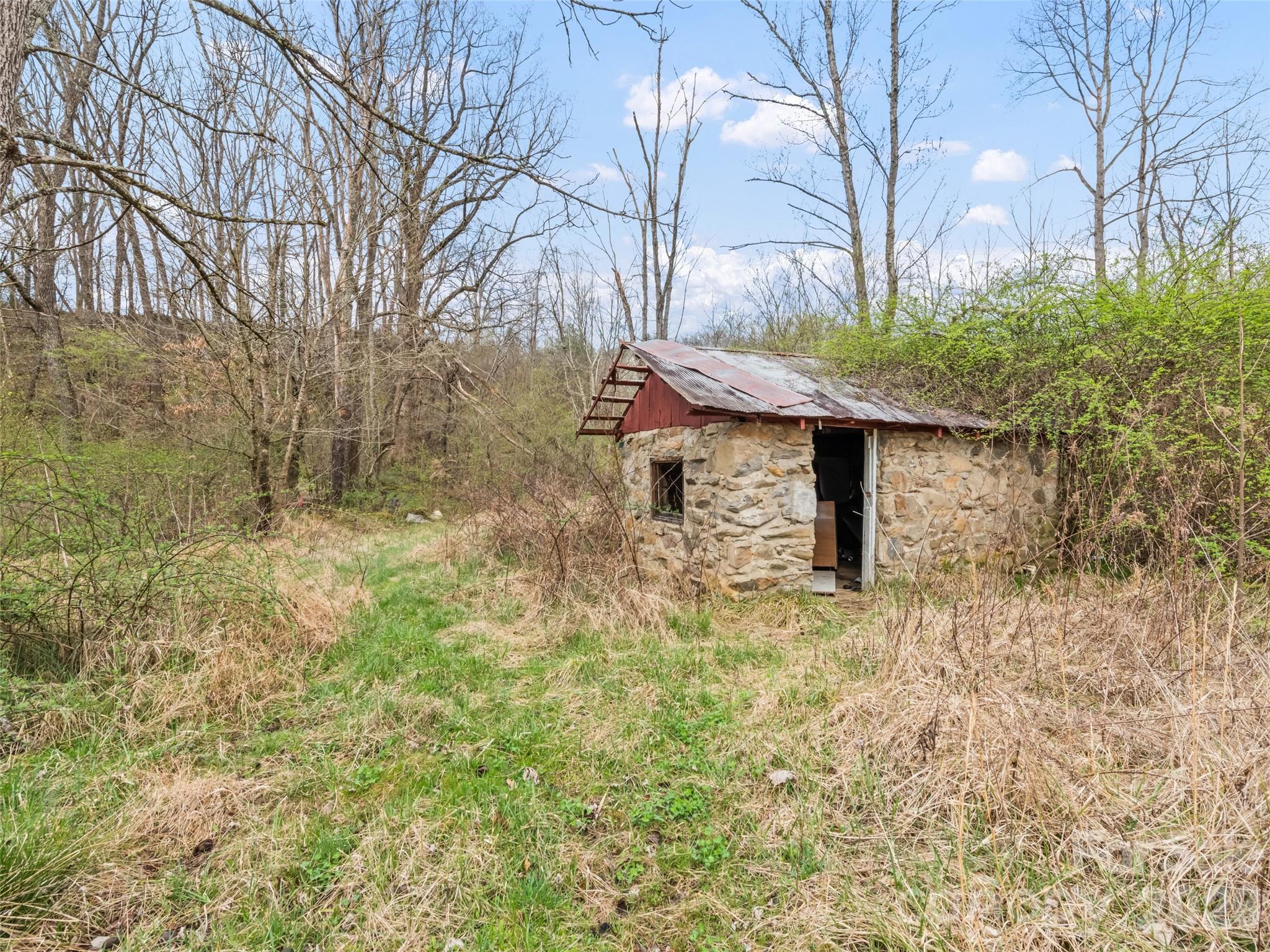 main property photo 15