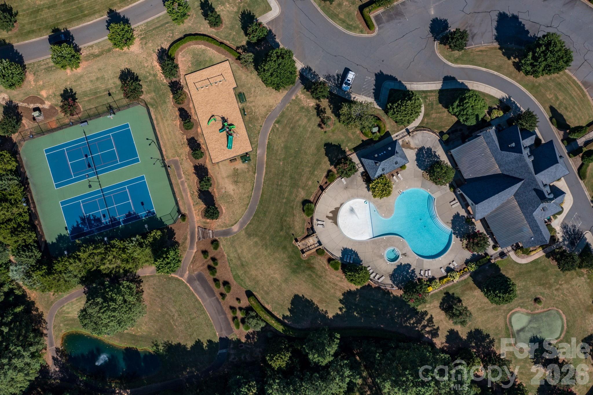 main property photo 32