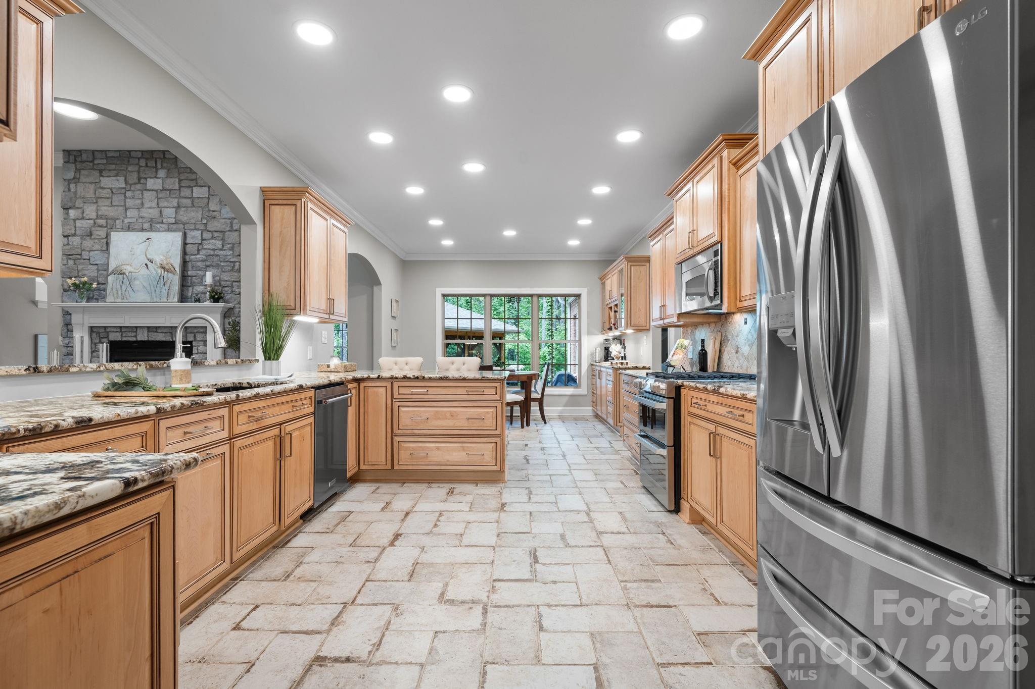 main property photo 18