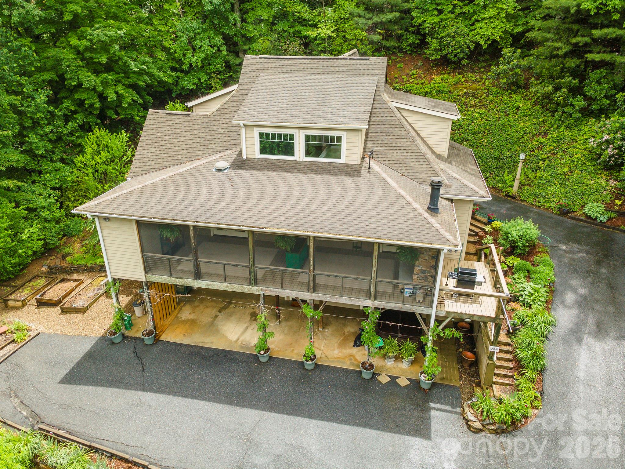 main property photo 35