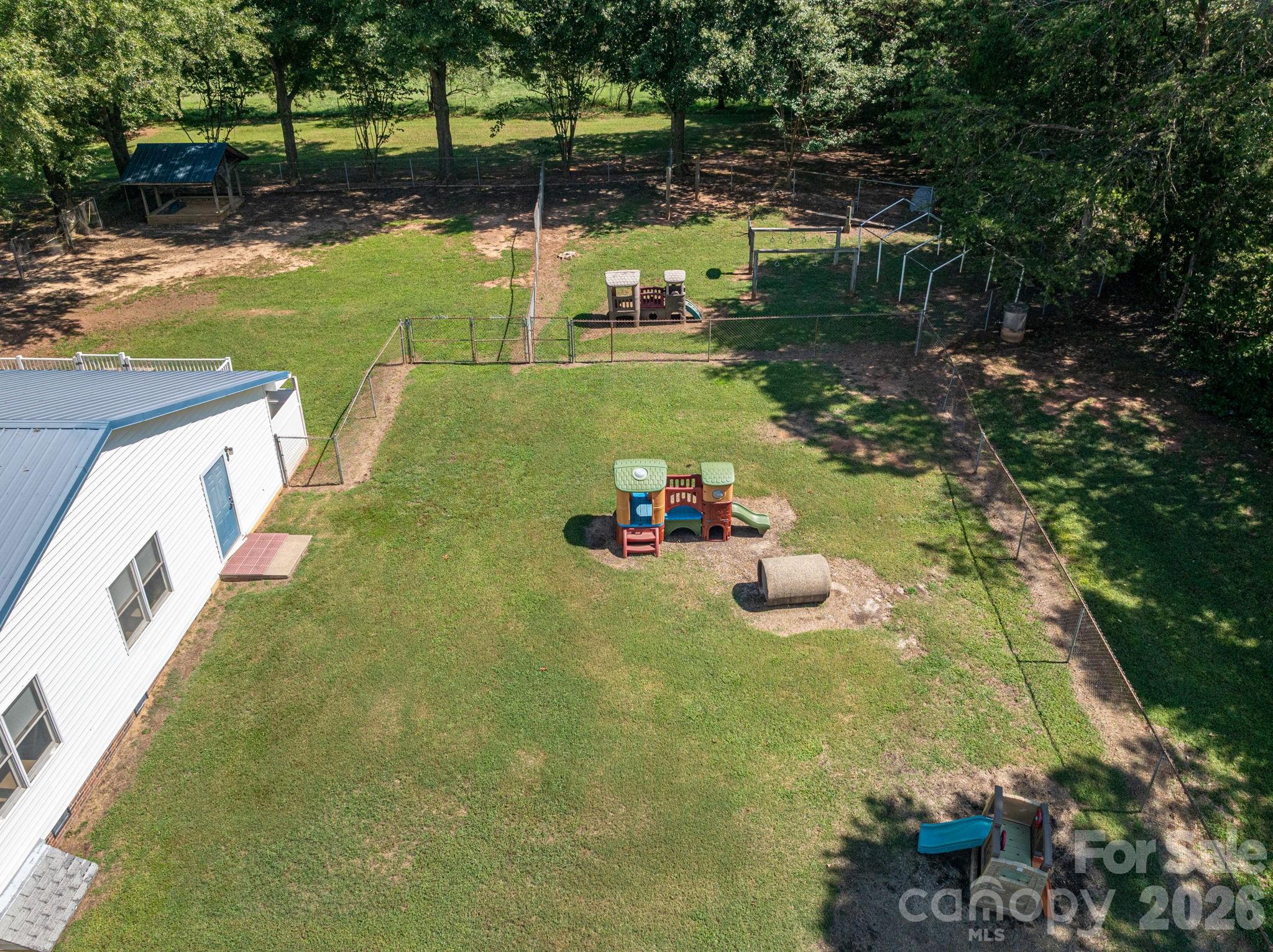 main property photo 10