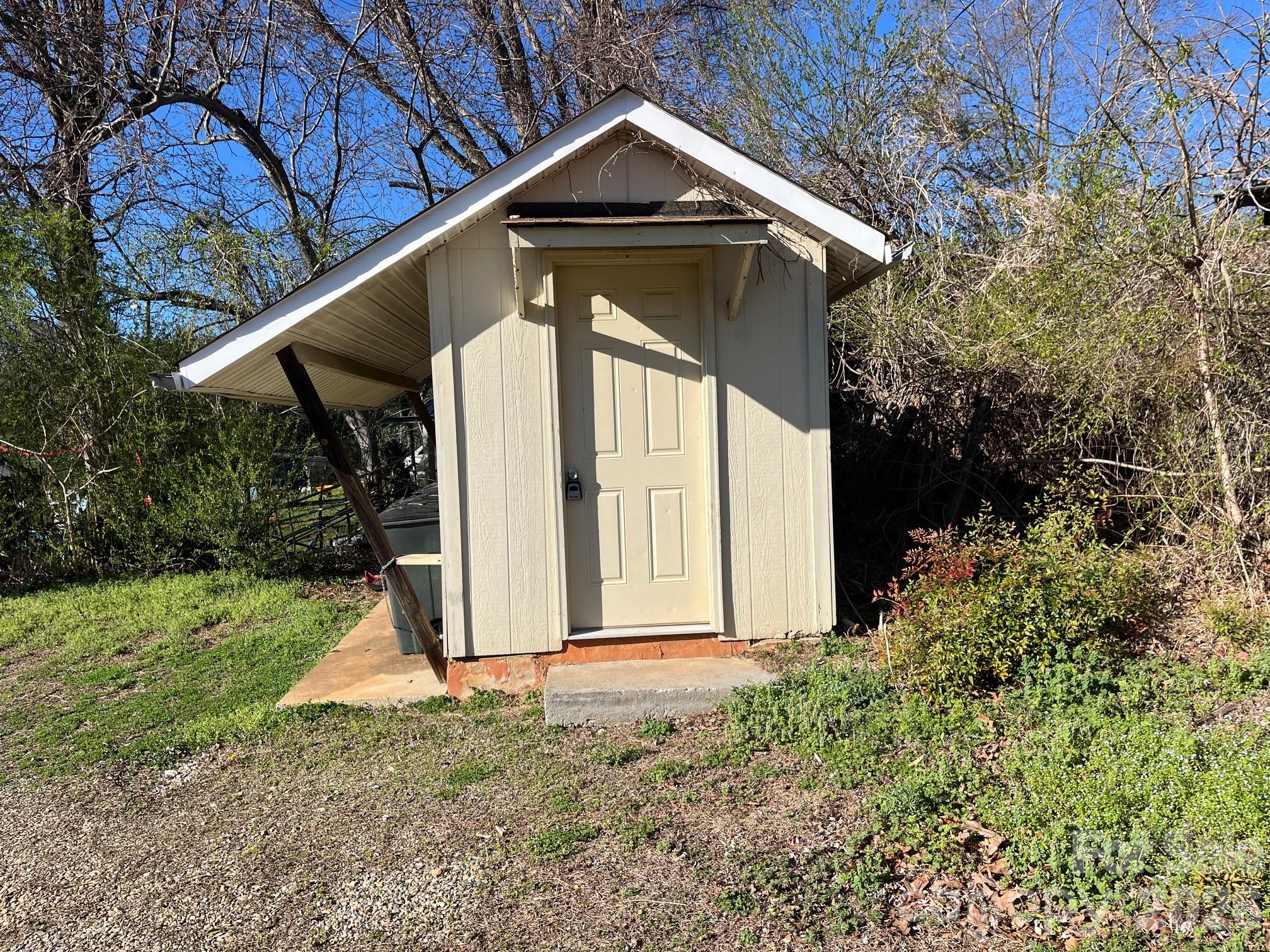 main property photo 29