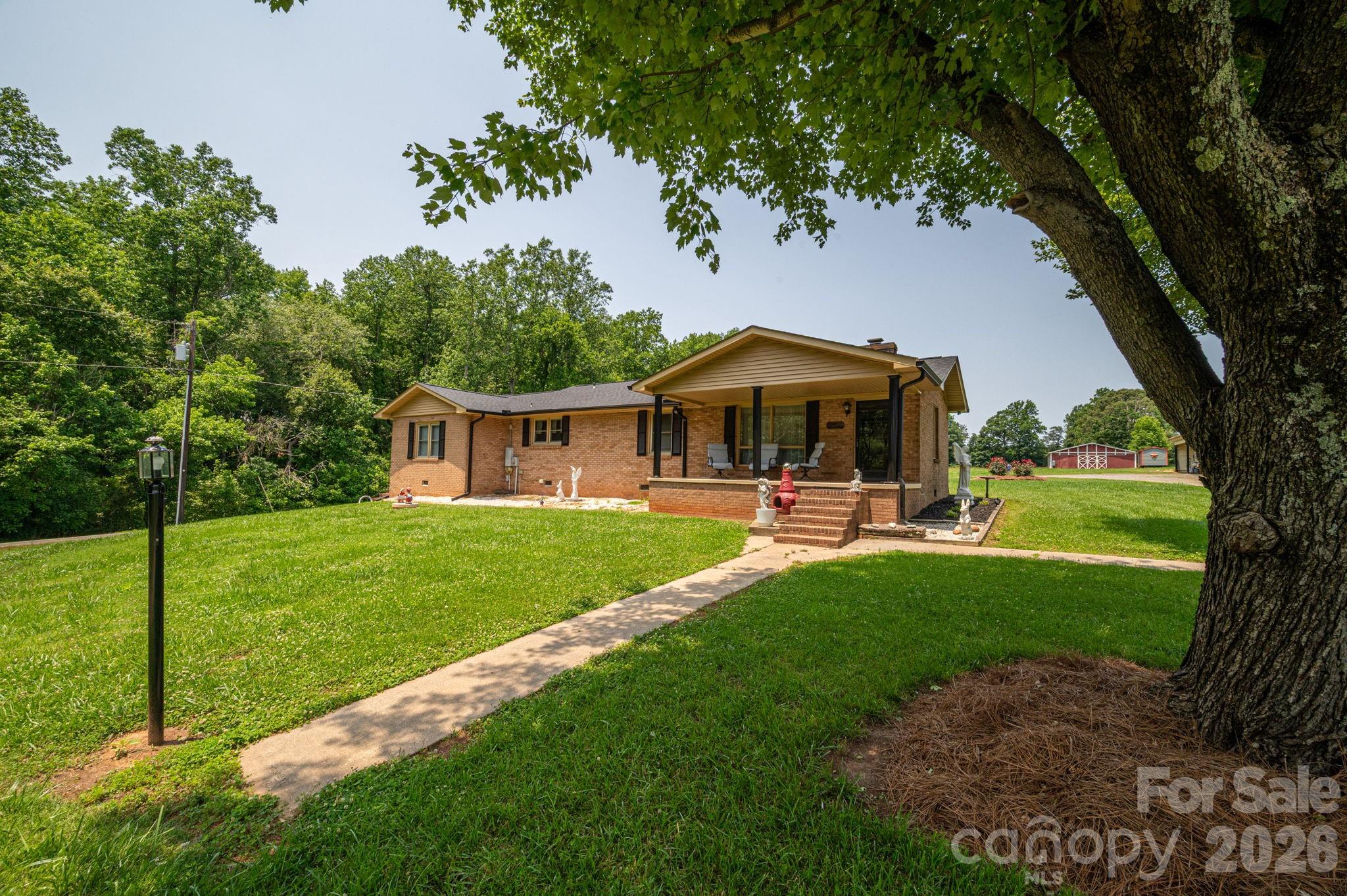 main property photo 4
