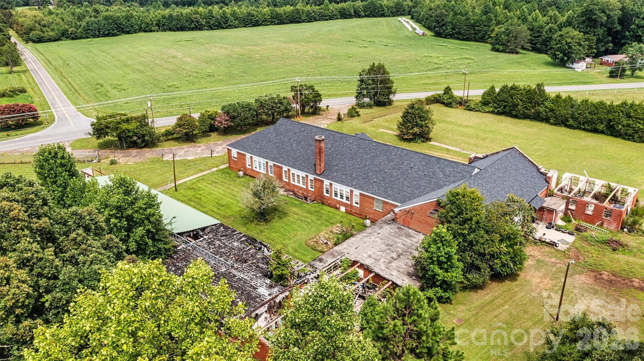 main property photo 13