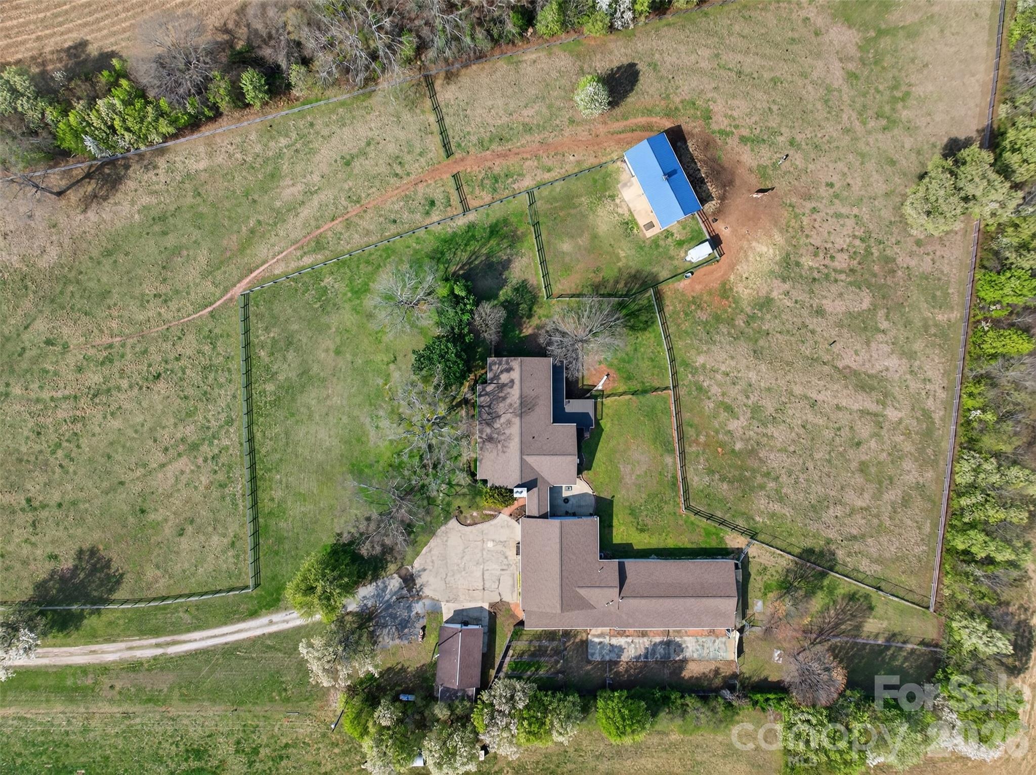 main property photo 37