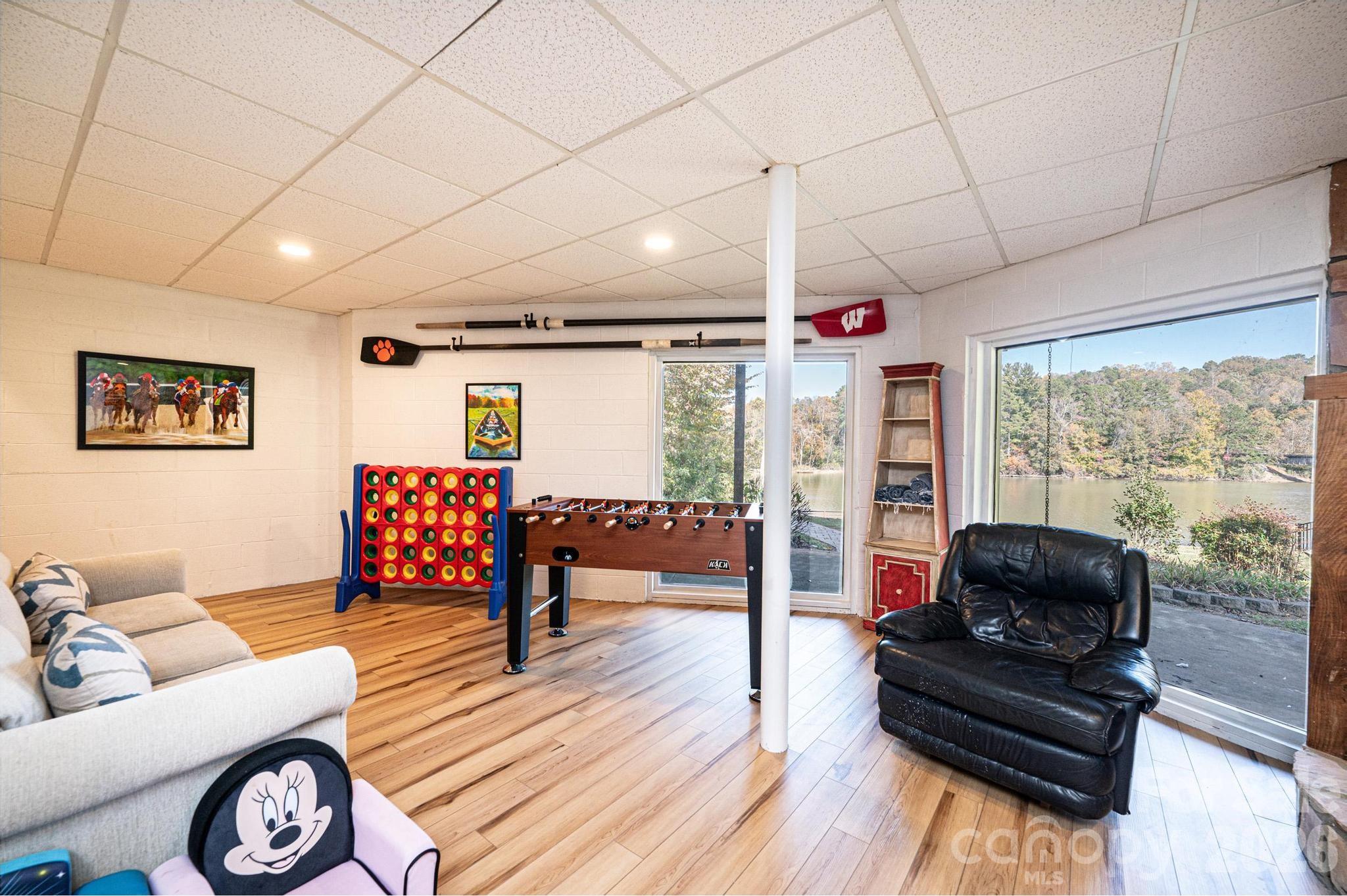 main property photo 34