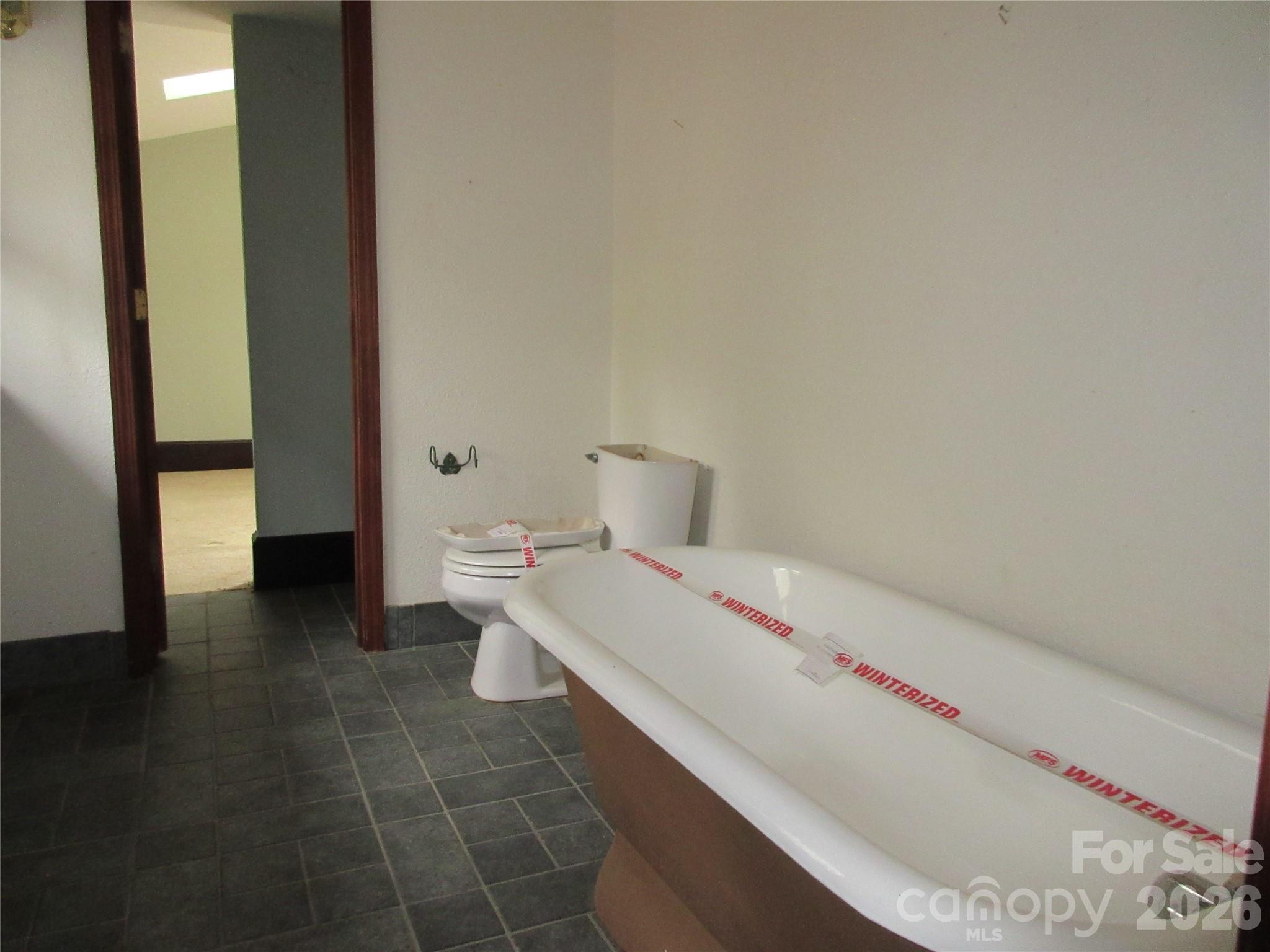 main property photo 13